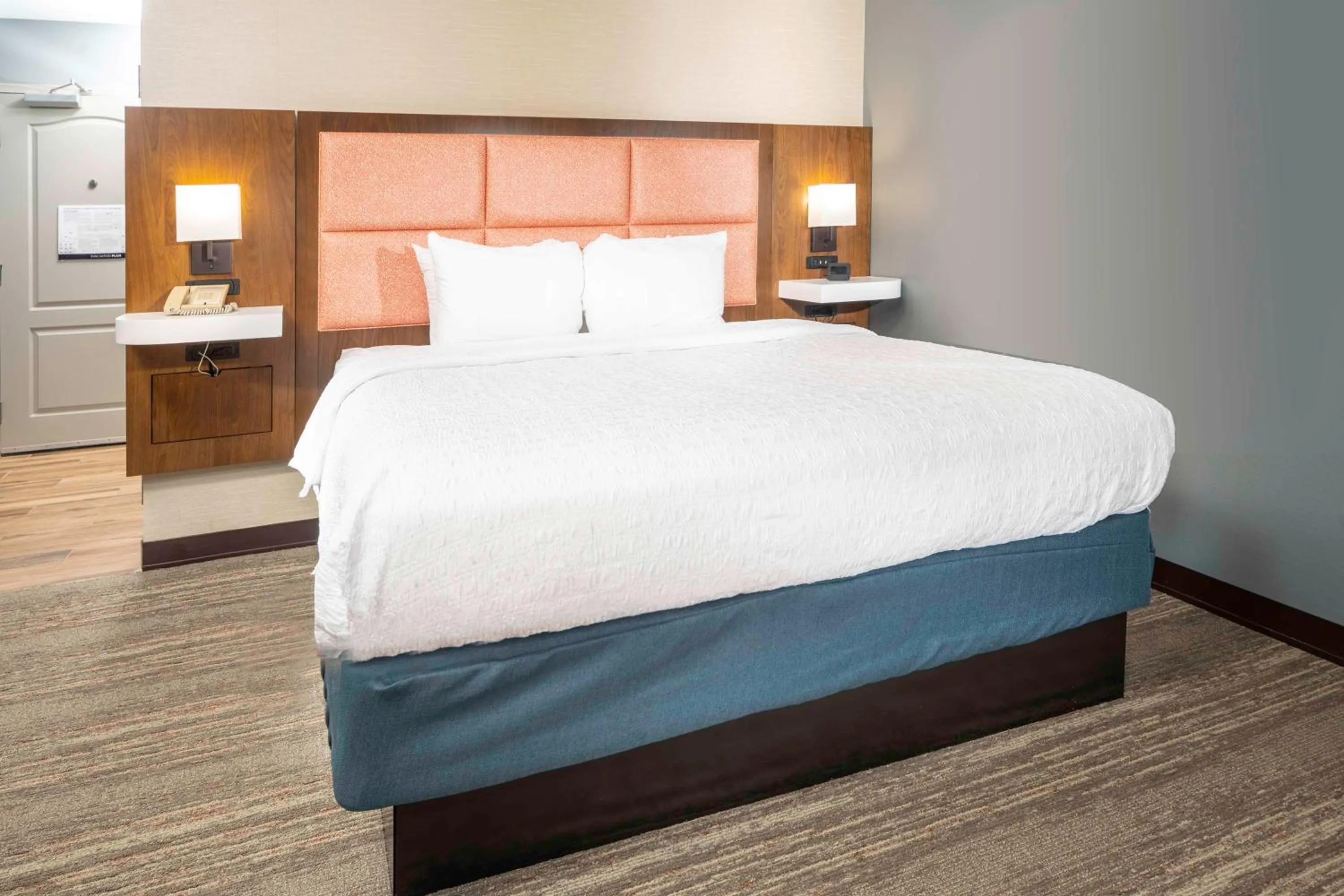 Bed in Hampton Inn and Suites New Iberia