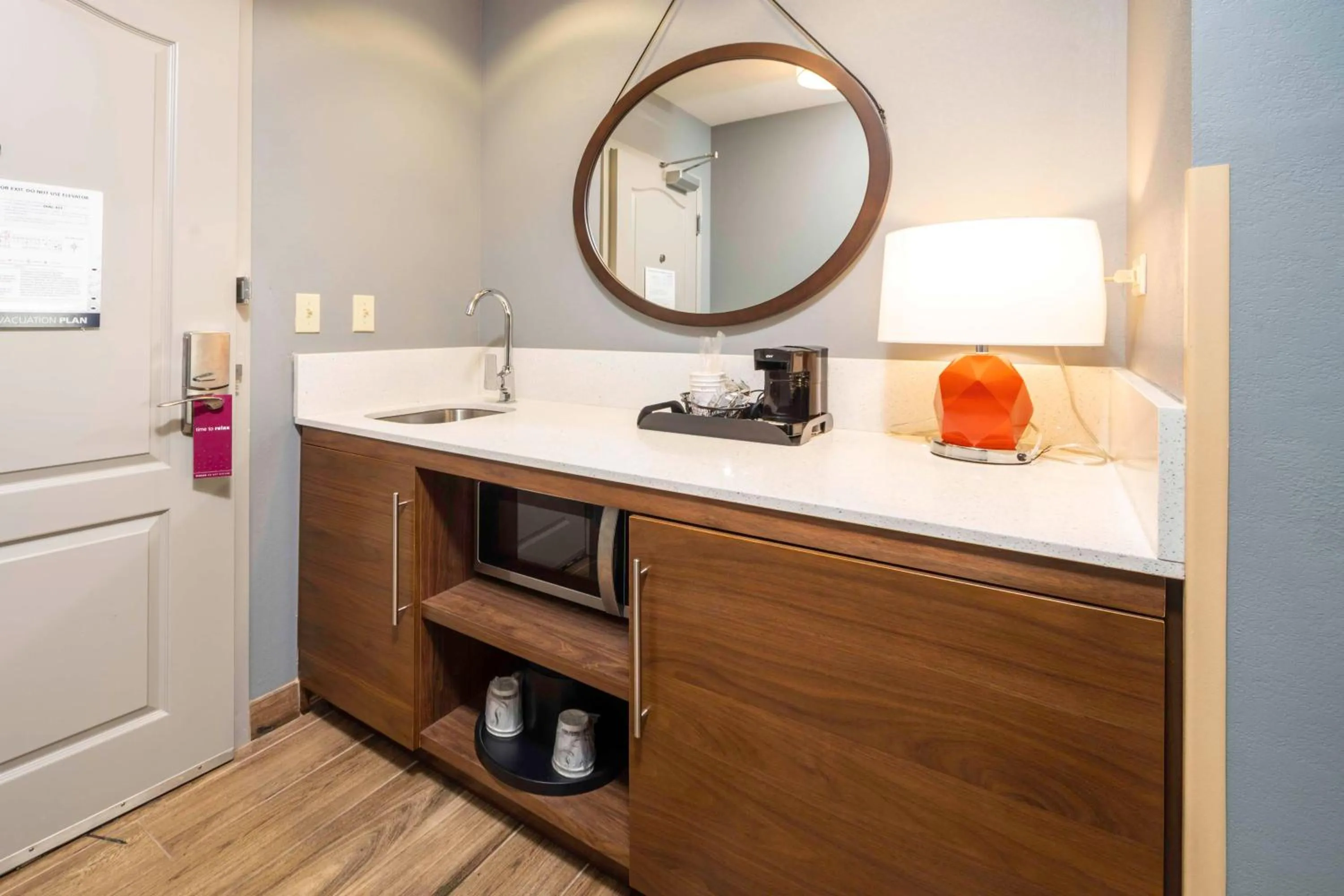 Photo of the whole room in Hampton Inn and Suites New Iberia