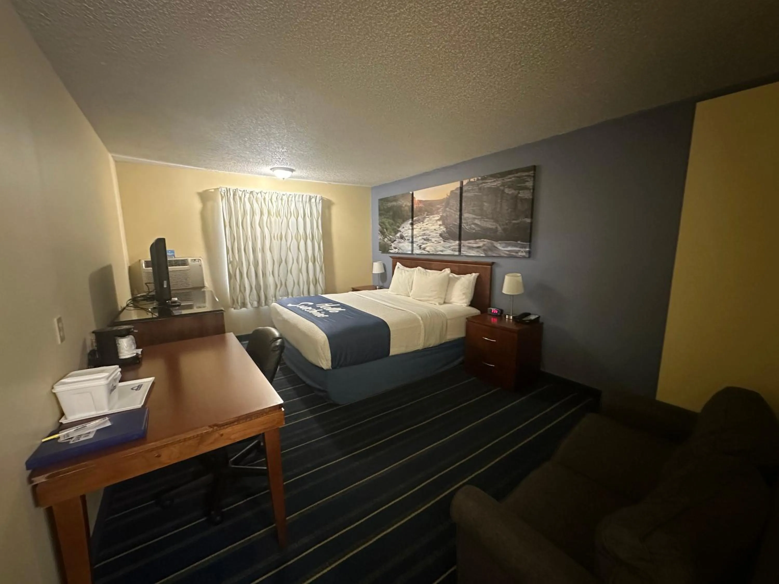 Bed in Days Inn & Suites by Wyndham Gunnison
