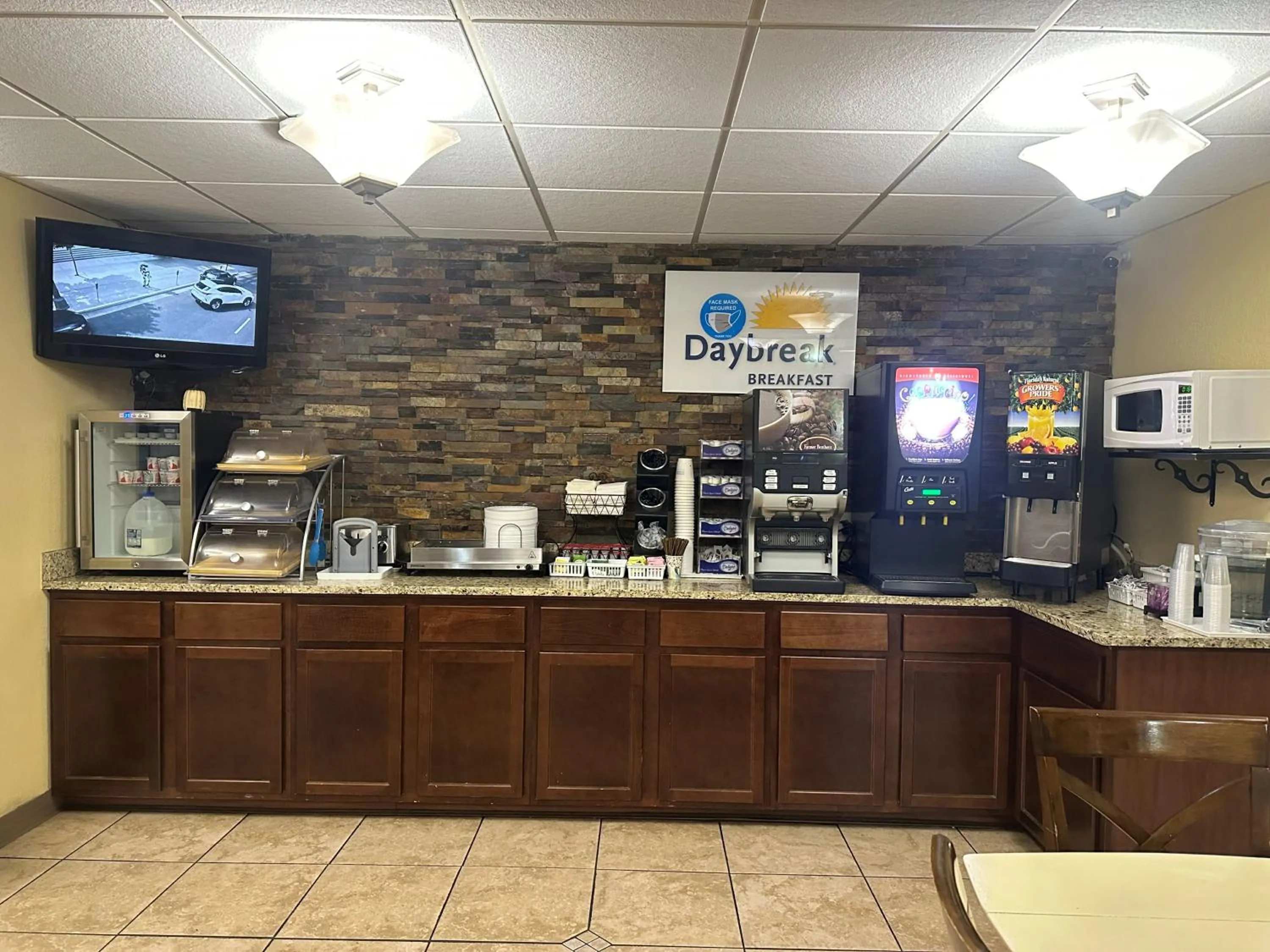Breakfast in Days Inn & Suites by Wyndham Gunnison