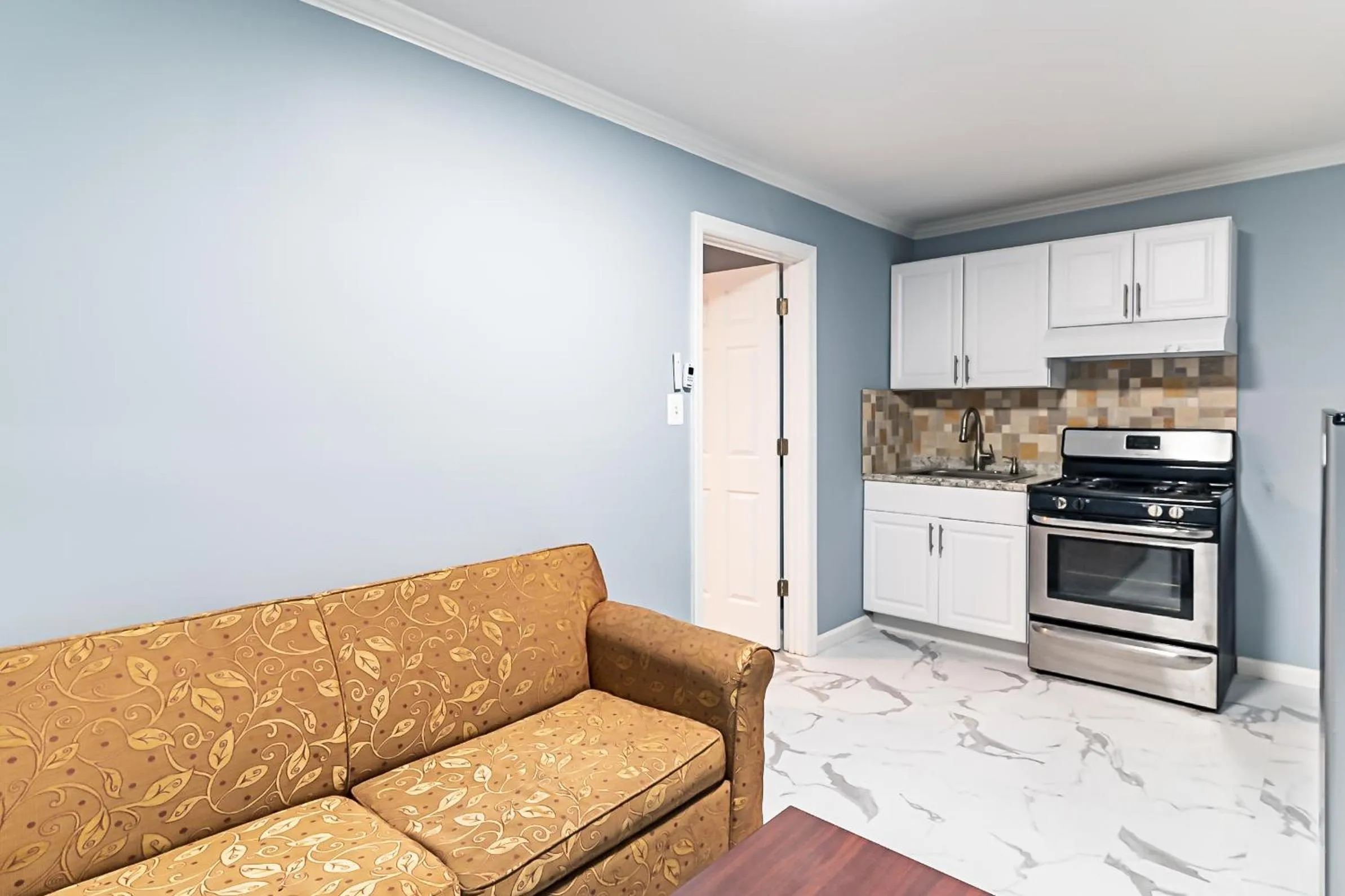 Boardwalk Hotel Charlee & Apartments Beach Hotel Oceanfront