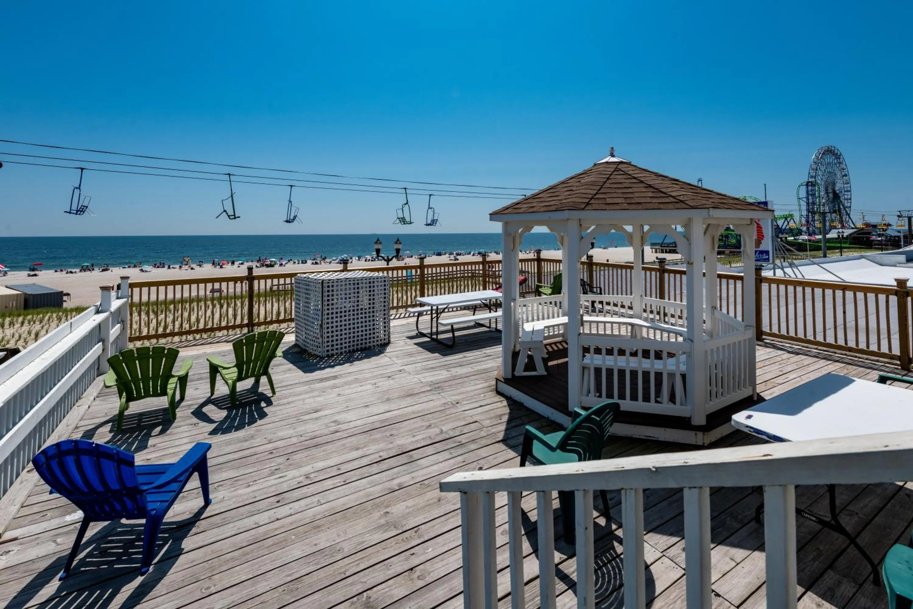 Balcony/Terrace in Boardwalk Hotel Charlee & Apartments Beach Hotel Oceanfront