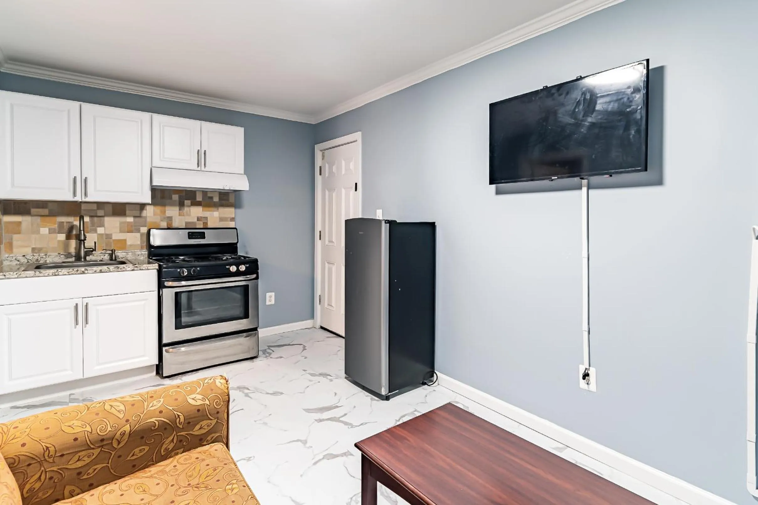 Boardwalk Hotel Charlee & Apartments Beach Hotel Oceanfront