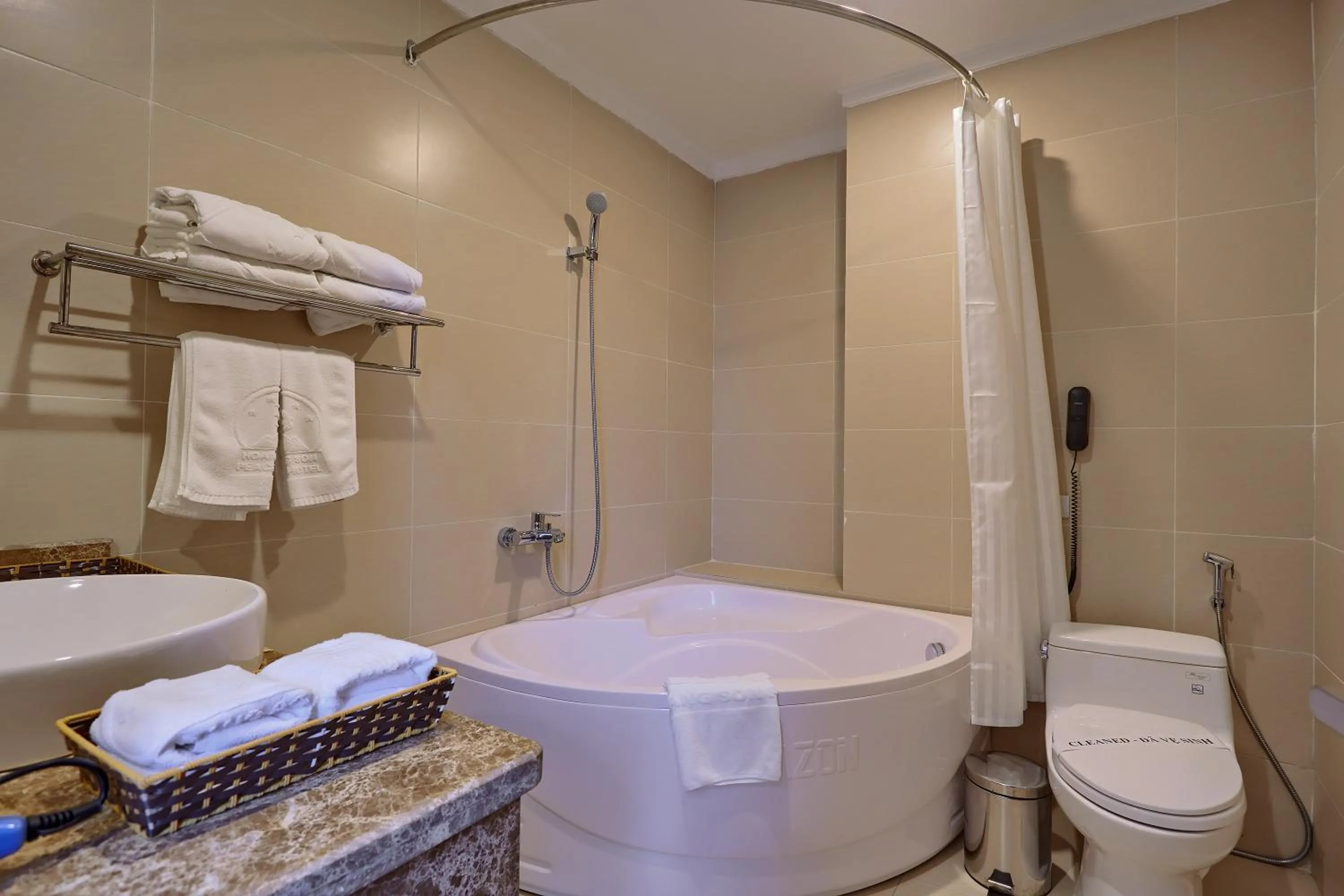 Bathroom in Hoang Son Peace Hotel