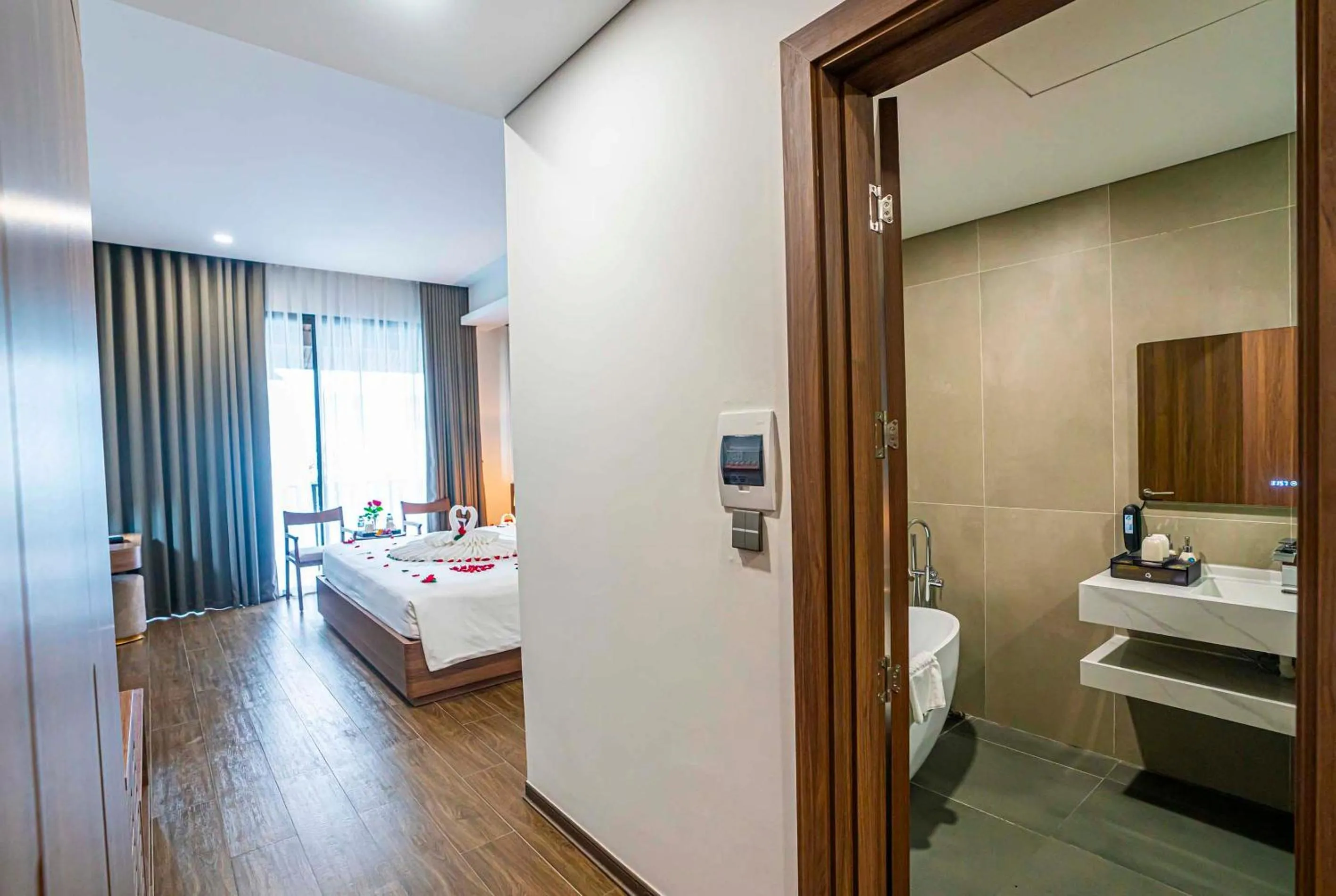 Photo of the whole room, Bed in Hoang Son Peace Hotel