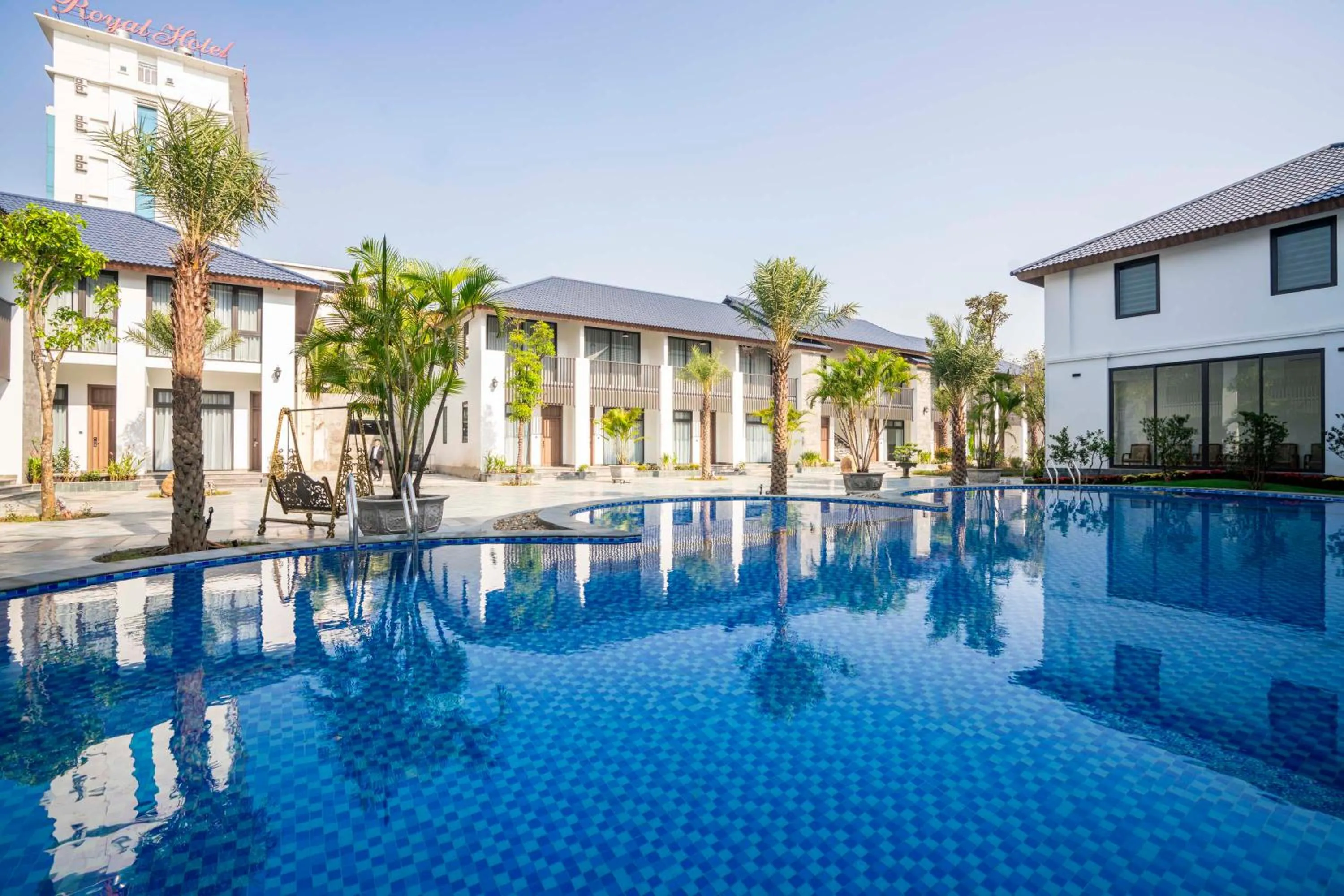 Swimming pool in Hoang Son Peace Hotel