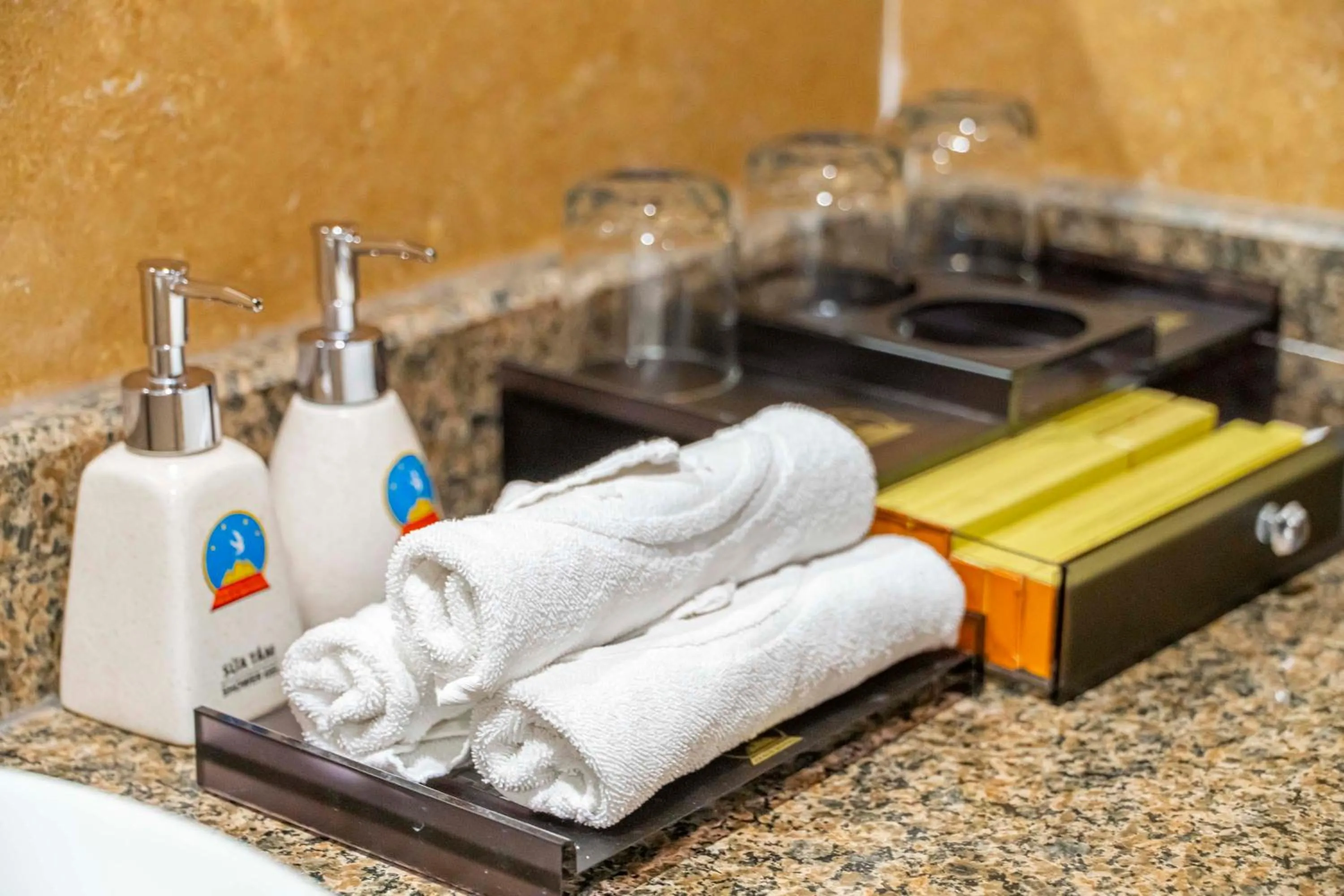 Shower in Hoang Son Peace Hotel