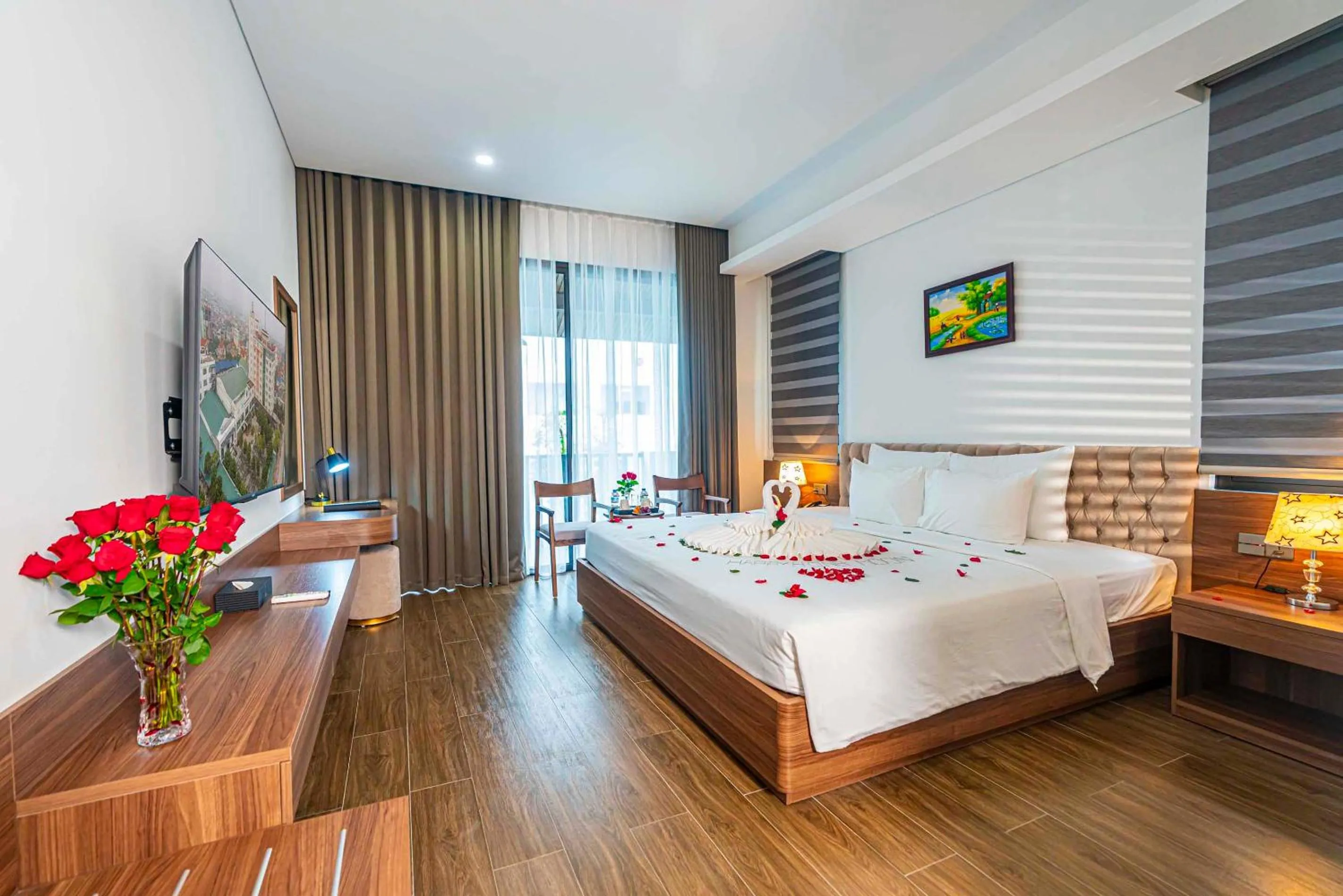 Bed in Hoang Son Peace Hotel