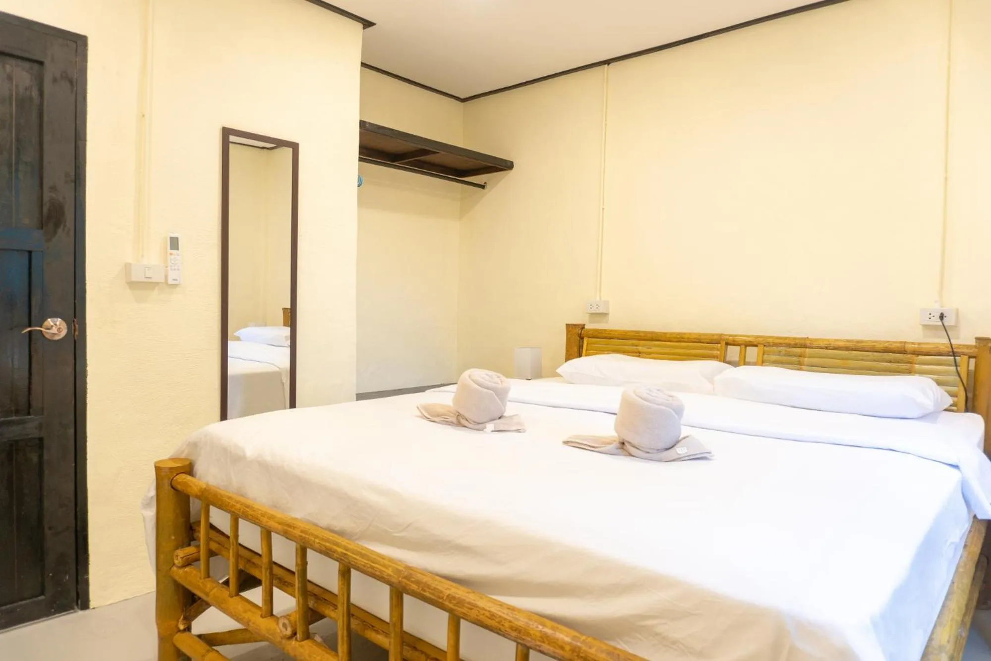 Bed in Mook Lanta Eco Resort