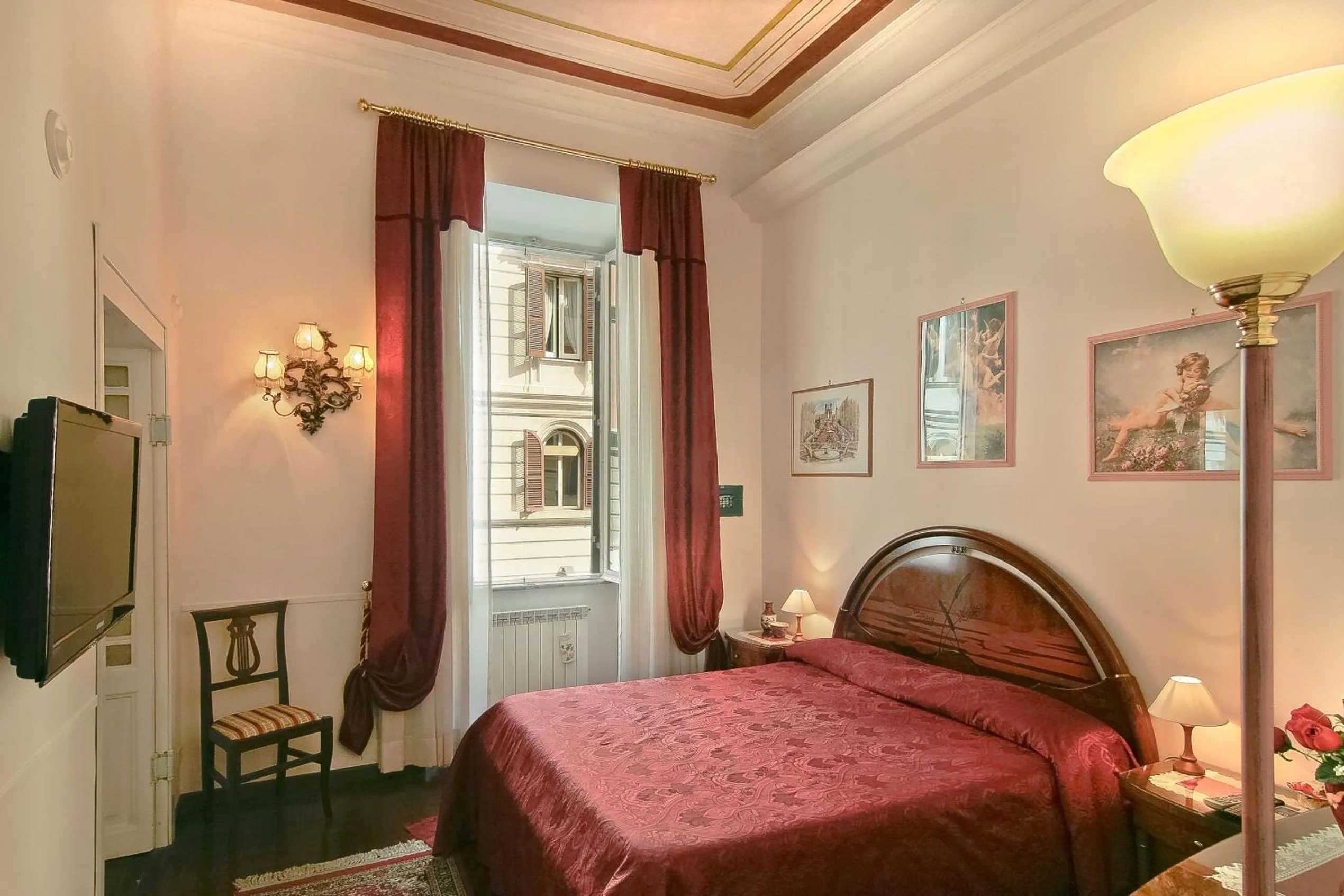 Photo of the whole room, Bed in Alla Dolce Vita Roma Centro