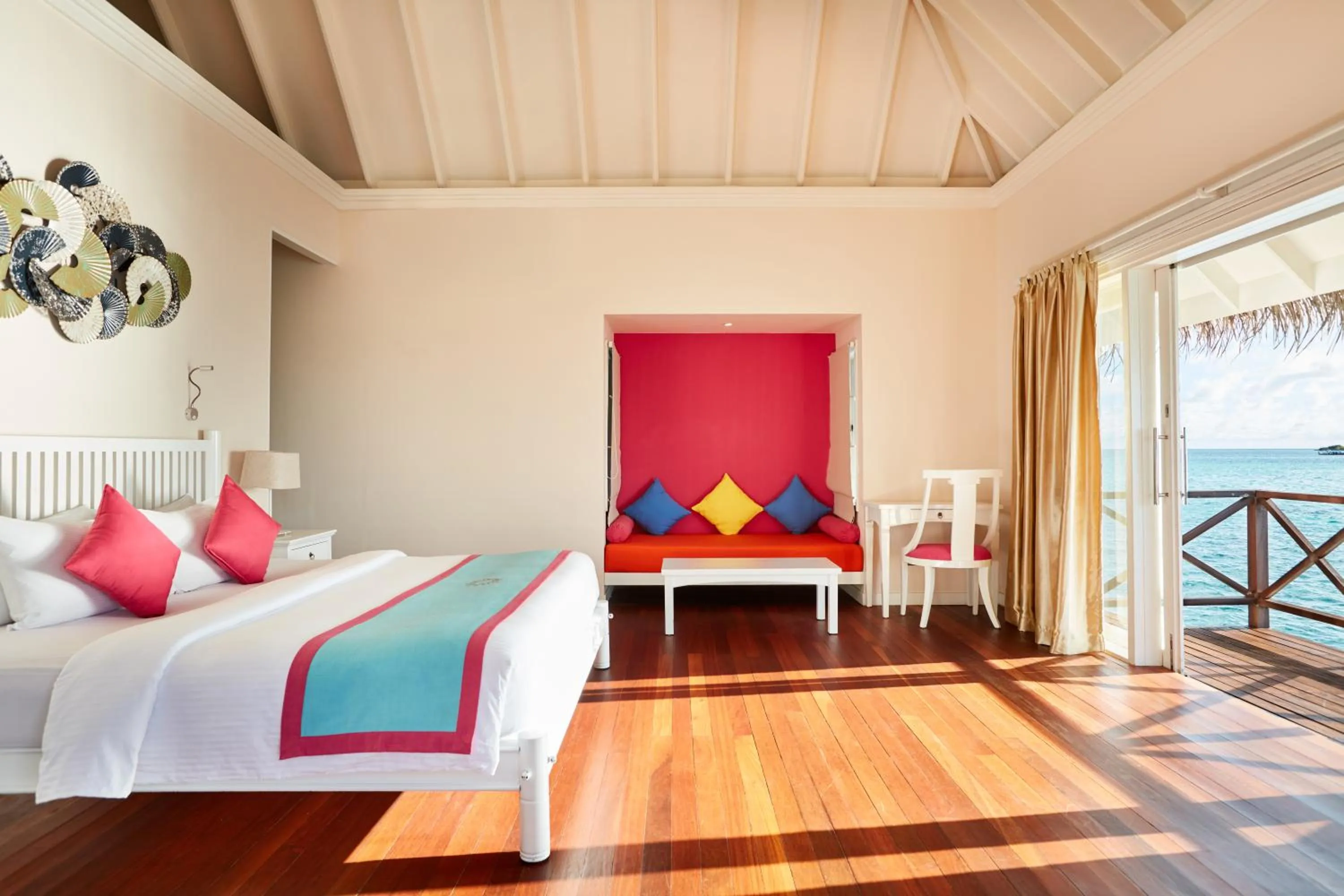 Bed in Sun Siyam Vilu Reef with Free Transfer