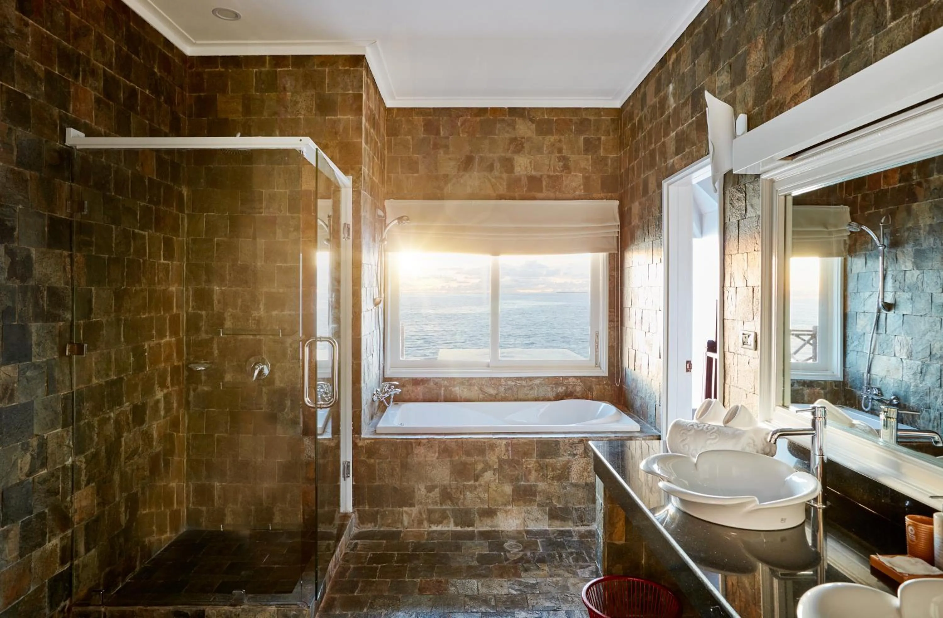 Bathroom in Sun Siyam Vilu Reef with Free Transfer