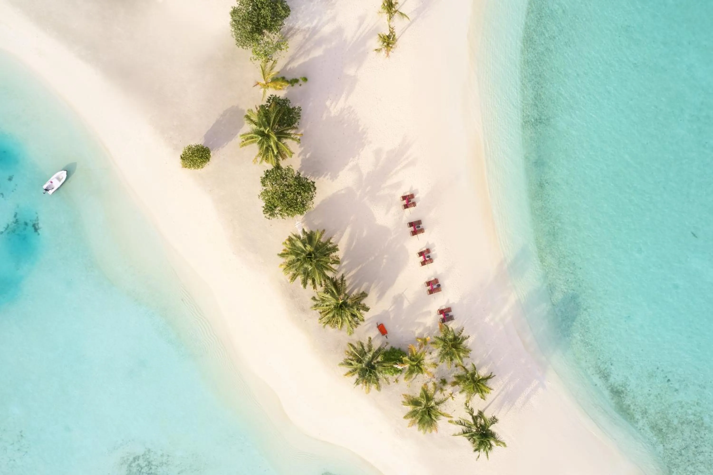 Bird's eye view in Sun Siyam Vilu Reef with Free Transfer