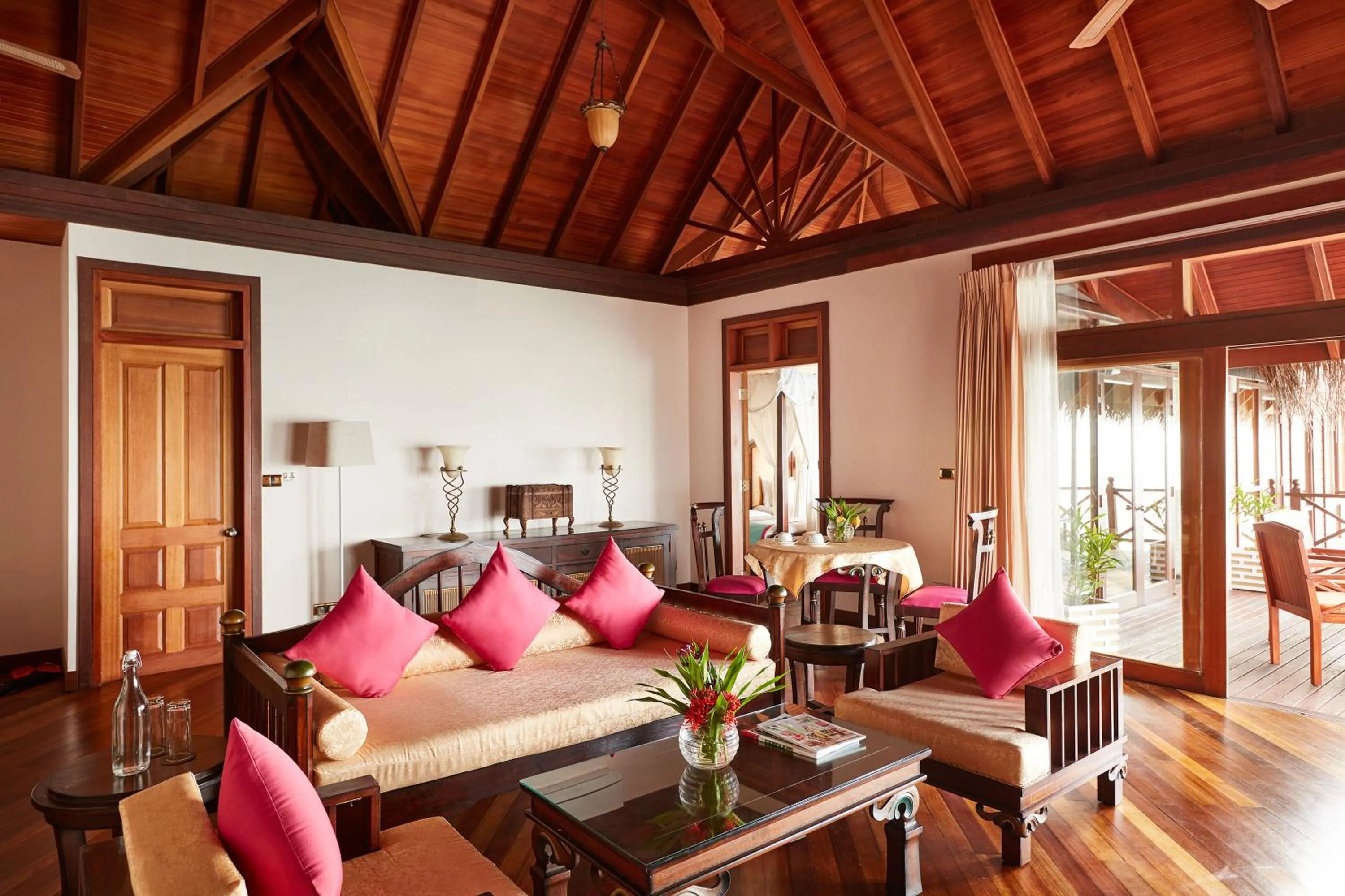 Living room in Sun Siyam Vilu Reef with Free Transfer