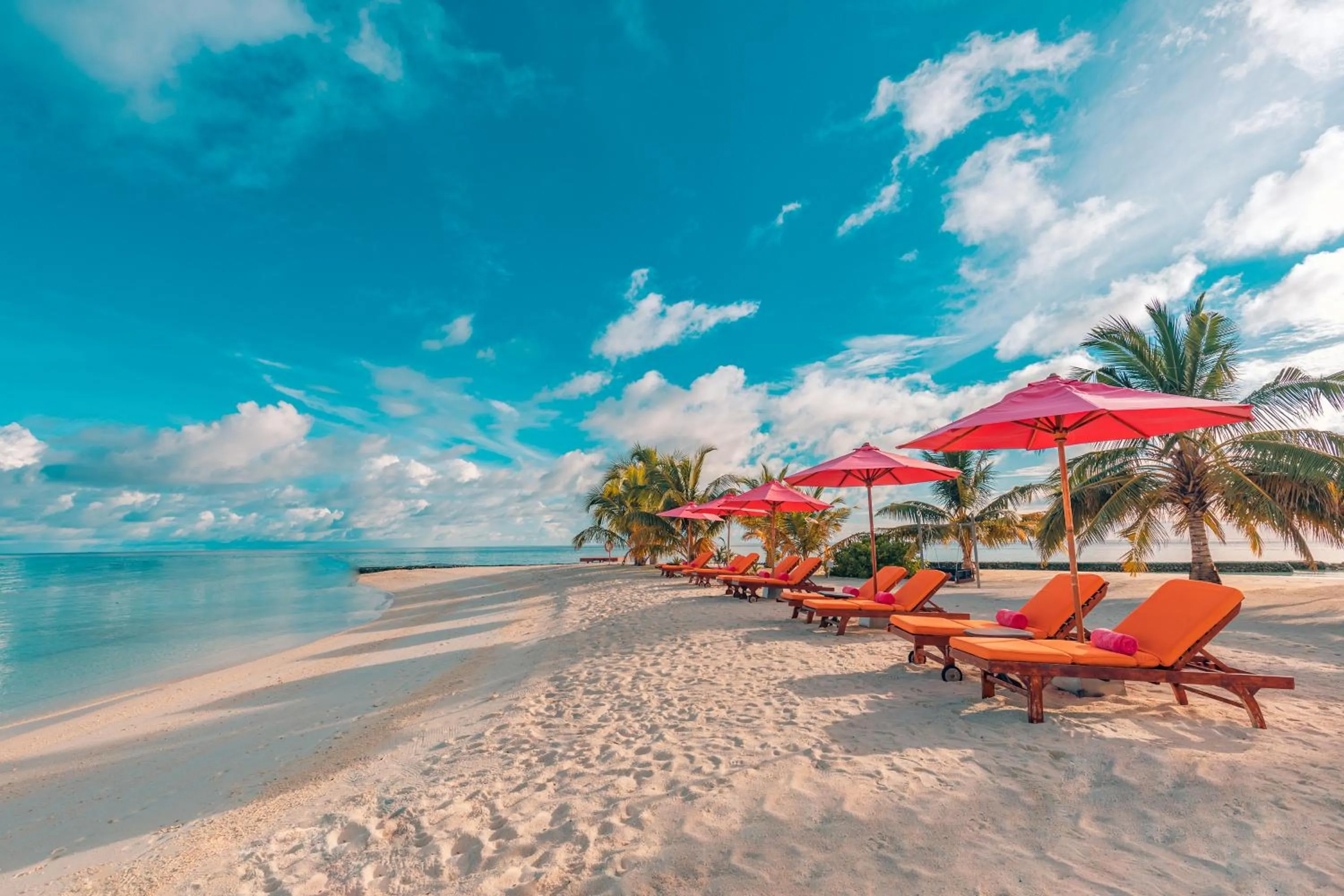 Beach in Sun Siyam Vilu Reef with Free Transfer