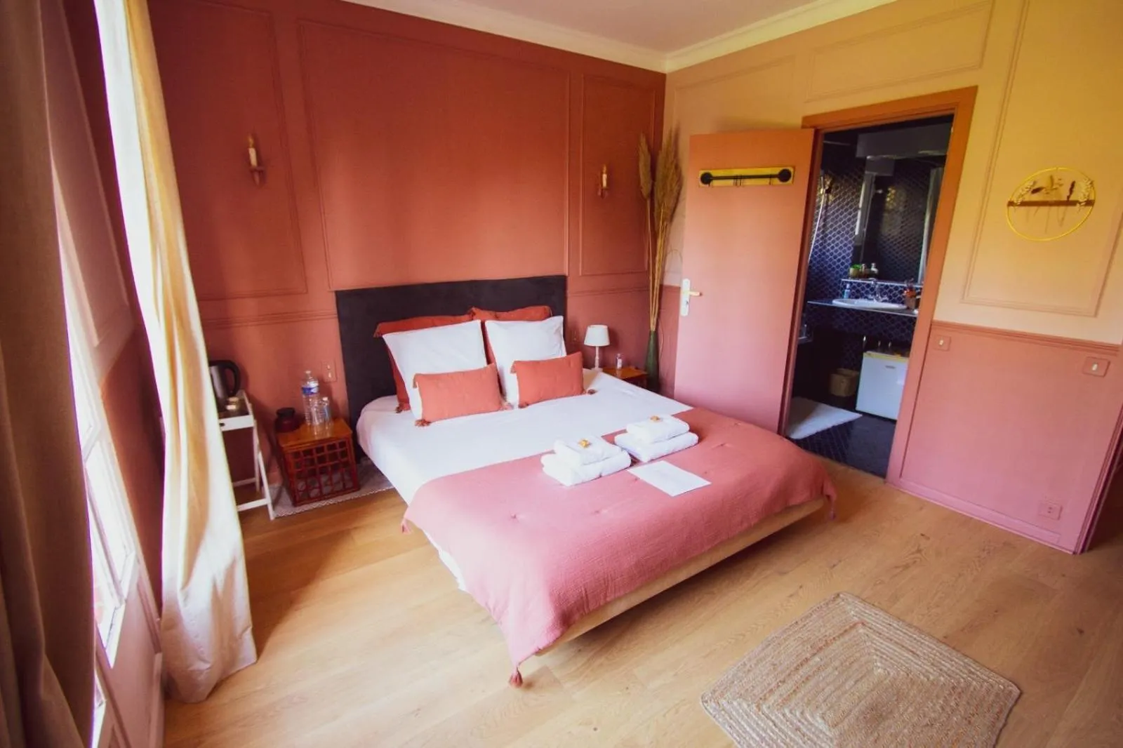 Photo of the whole room, Bed in Les jardins de Beaumont