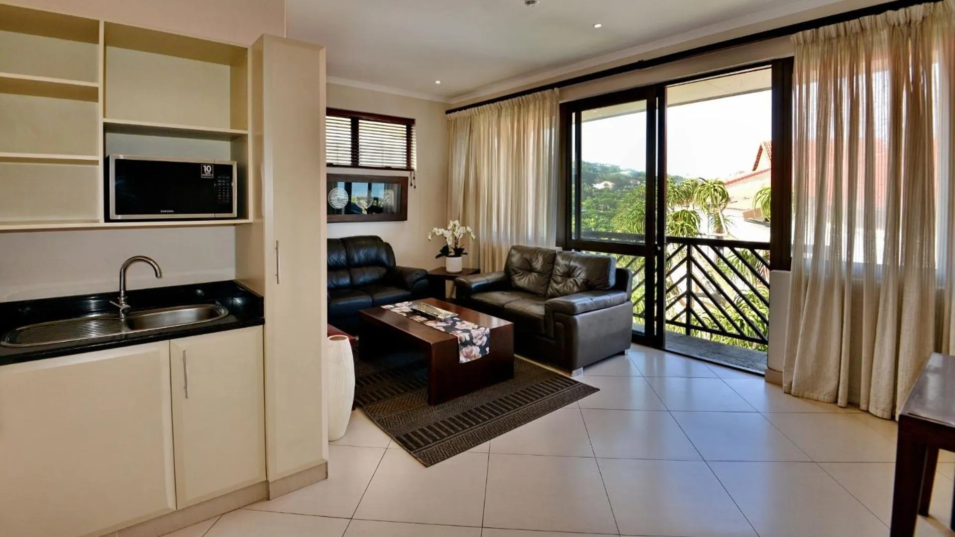 TV and multimedia in ANEW Hotel Ocean Reef Zinkwazi