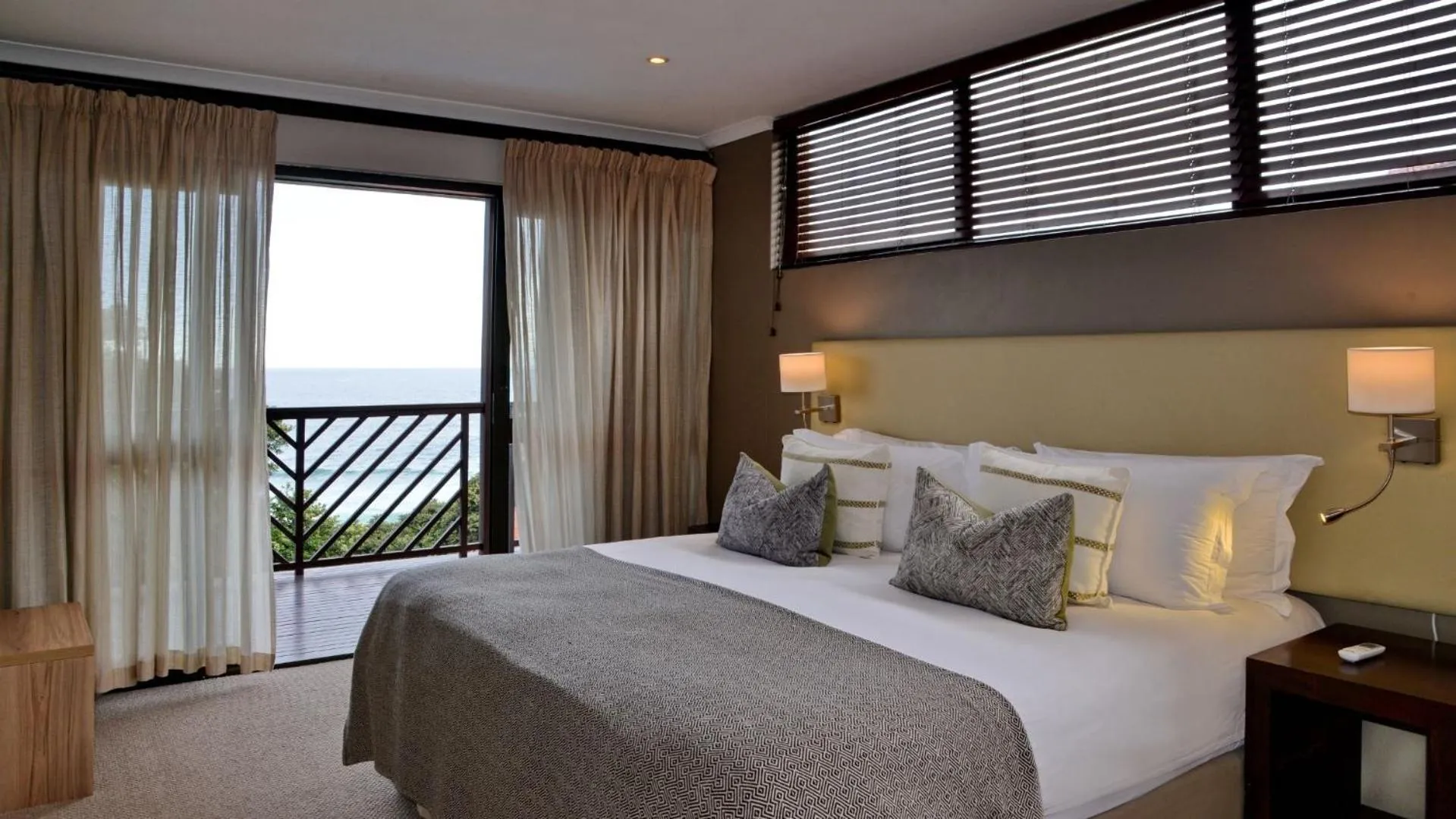 Bed in ANEW Hotel Ocean Reef Zinkwazi