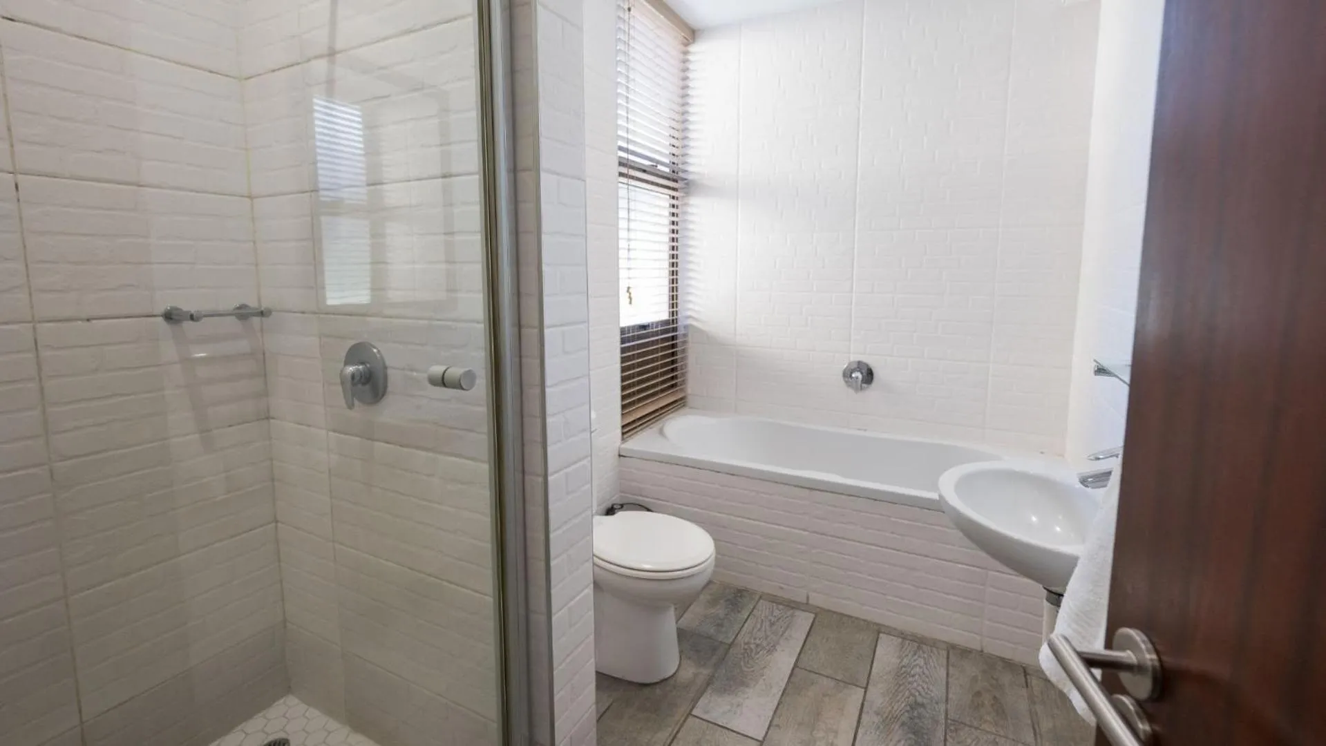 Shower in ANEW Hotel Ocean Reef Zinkwazi