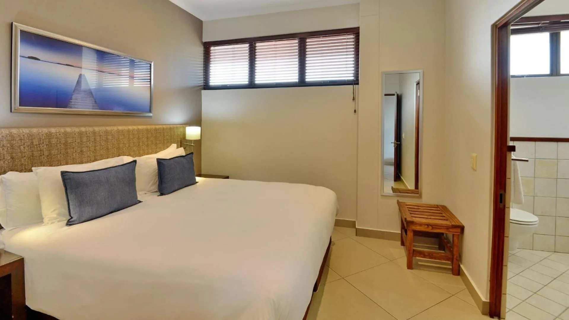 Bed in ANEW Hotel Ocean Reef Zinkwazi