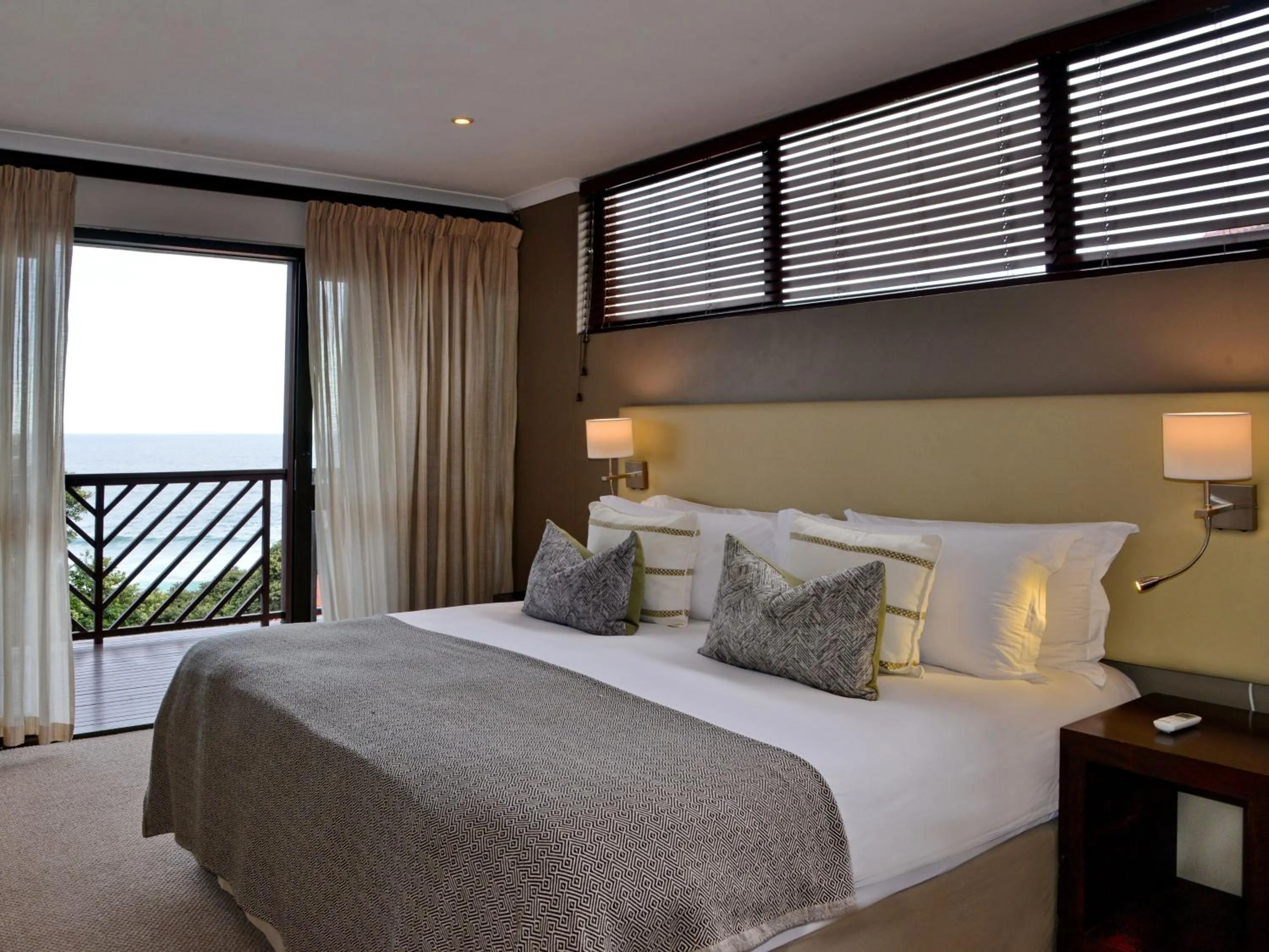 Bed in ANEW Hotel Ocean Reef Zinkwazi