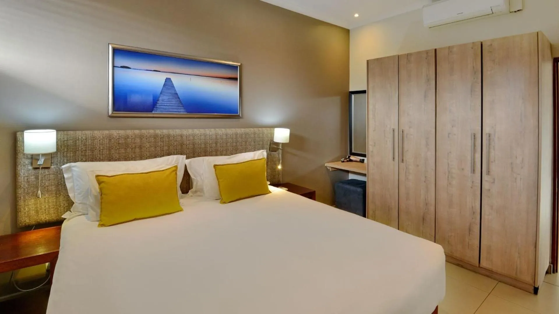 Bed in ANEW Hotel Ocean Reef Zinkwazi