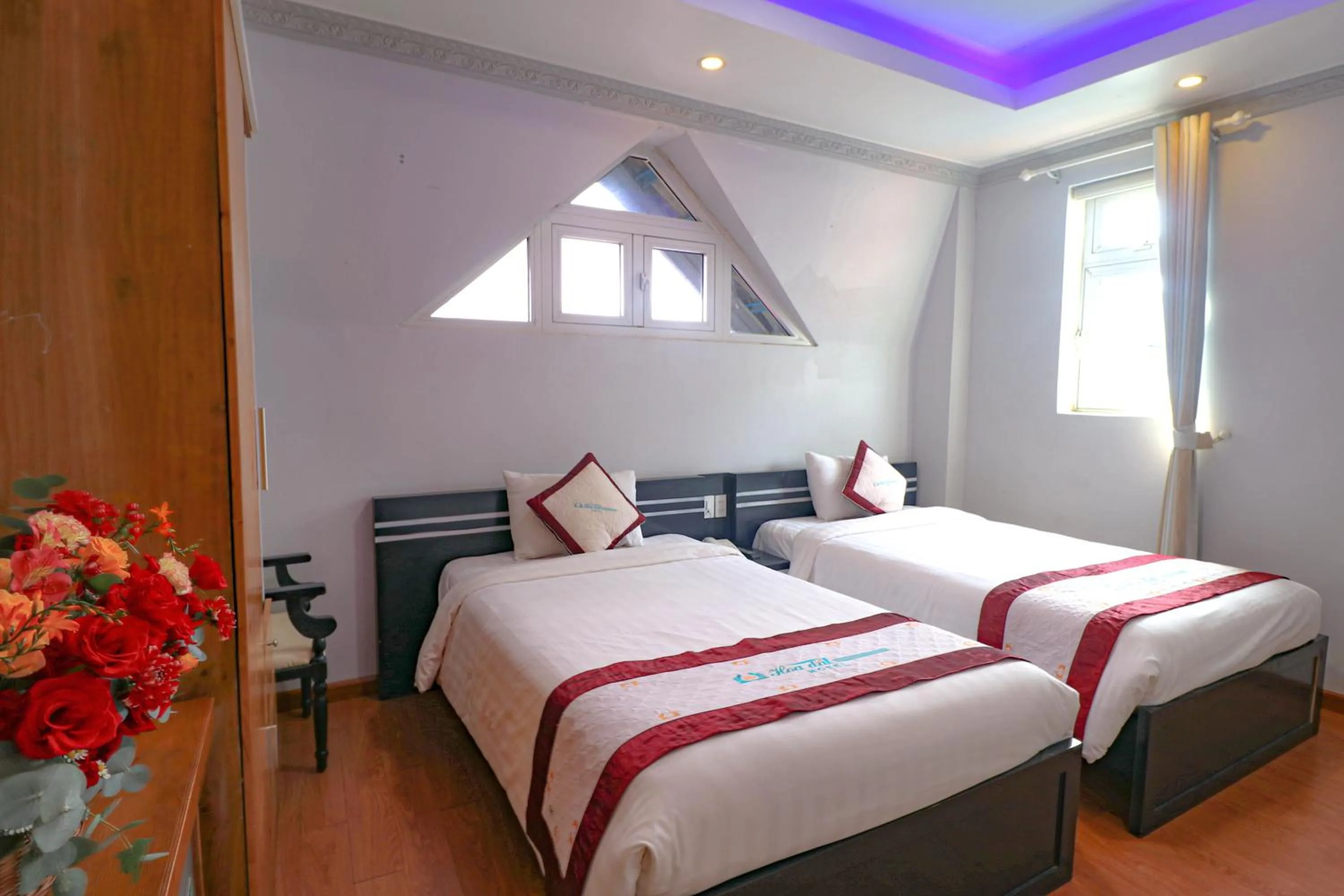 Bed in Hoa Dat Da Lat Hotel