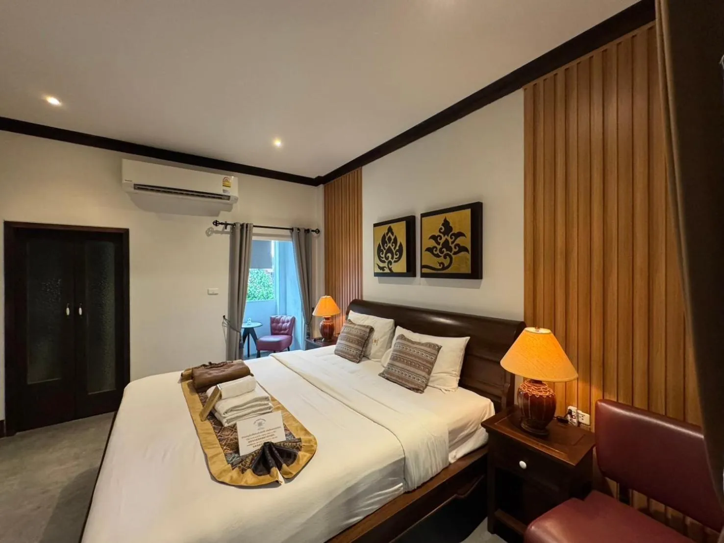 Property building, Bed in The Twenty Lodge