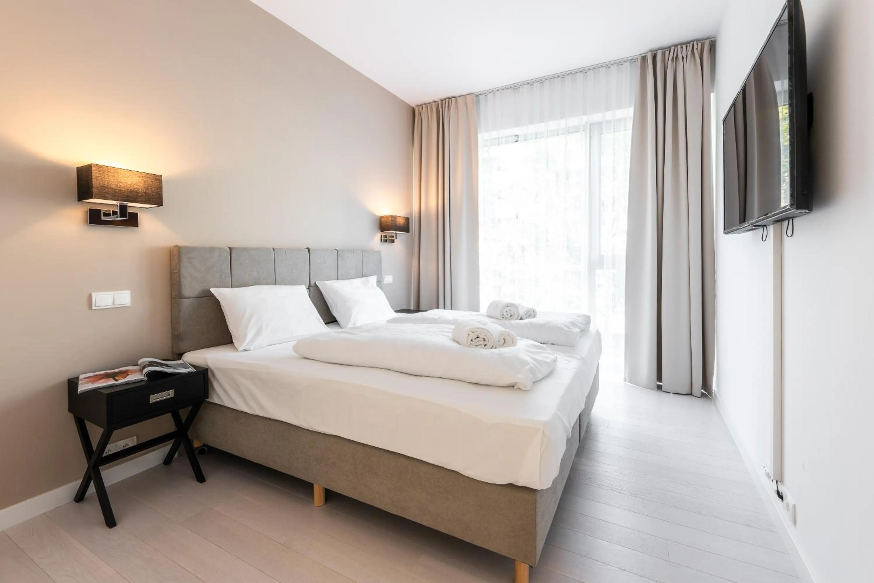 Bedroom, Bed in Dune Beach Resort