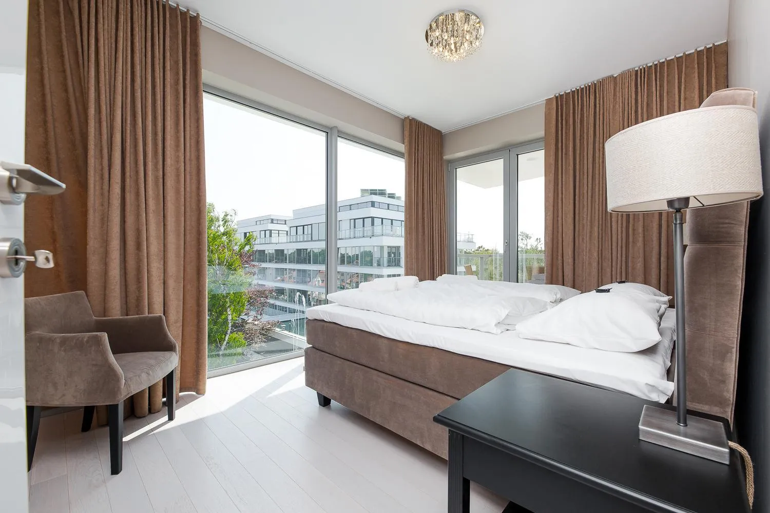 Bedroom, Bed in Dune Beach Resort