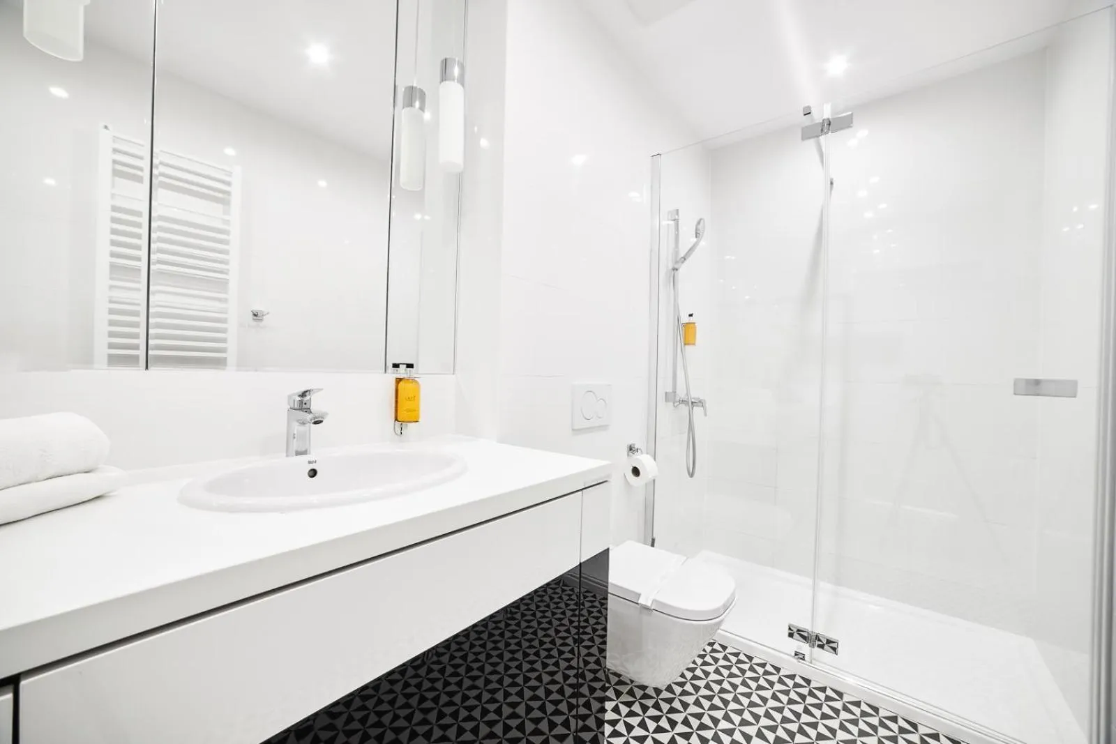 Shower in Dune Beach Resort