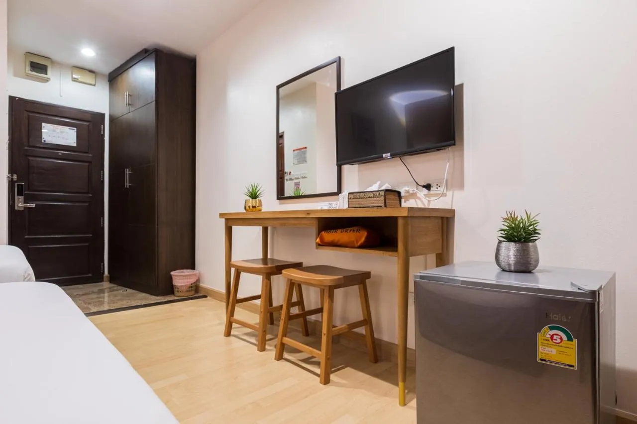 Guests, Bed in 24@Home Hotel