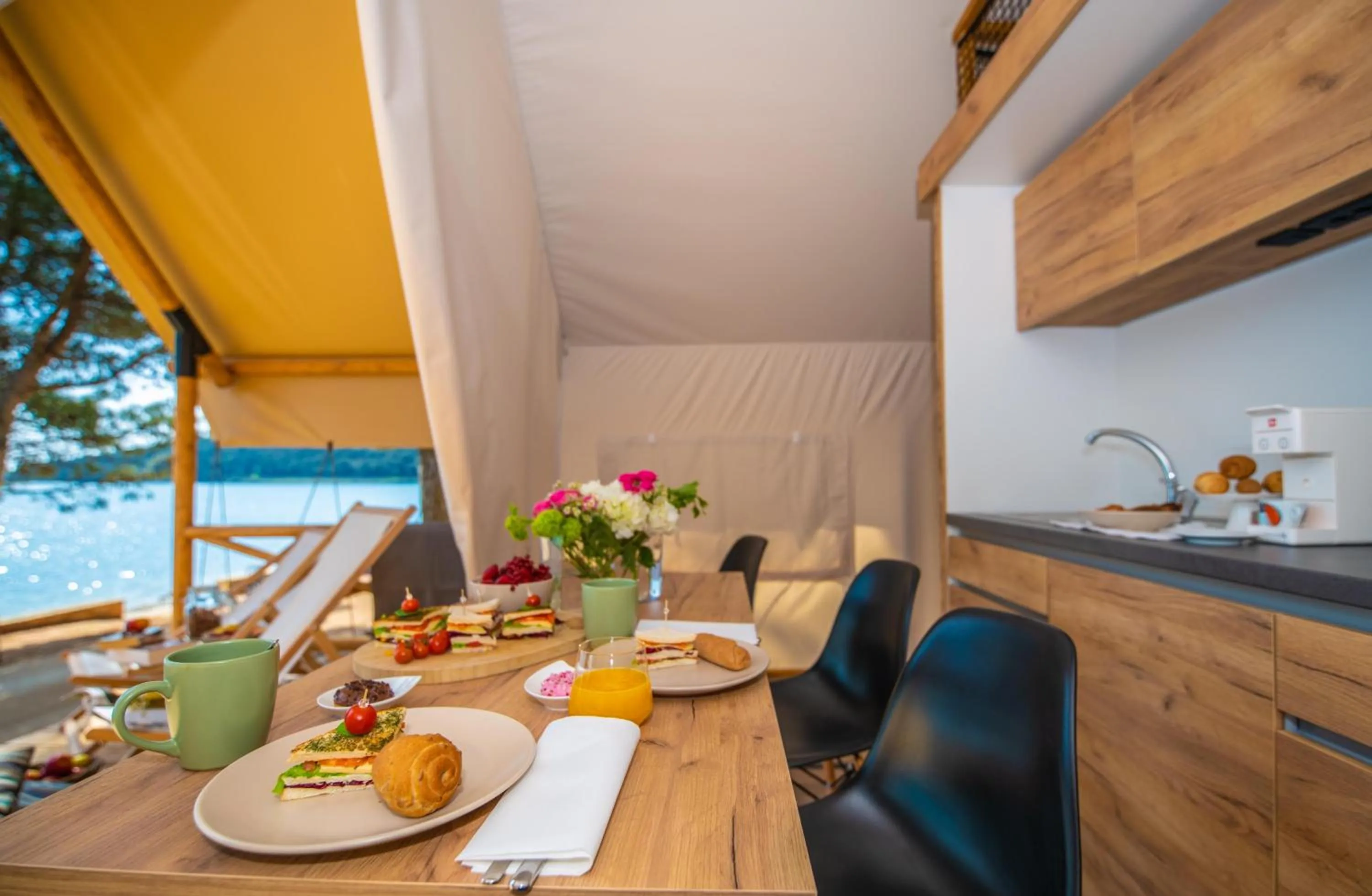 Photo of the whole room in Arena One 99 Glamping