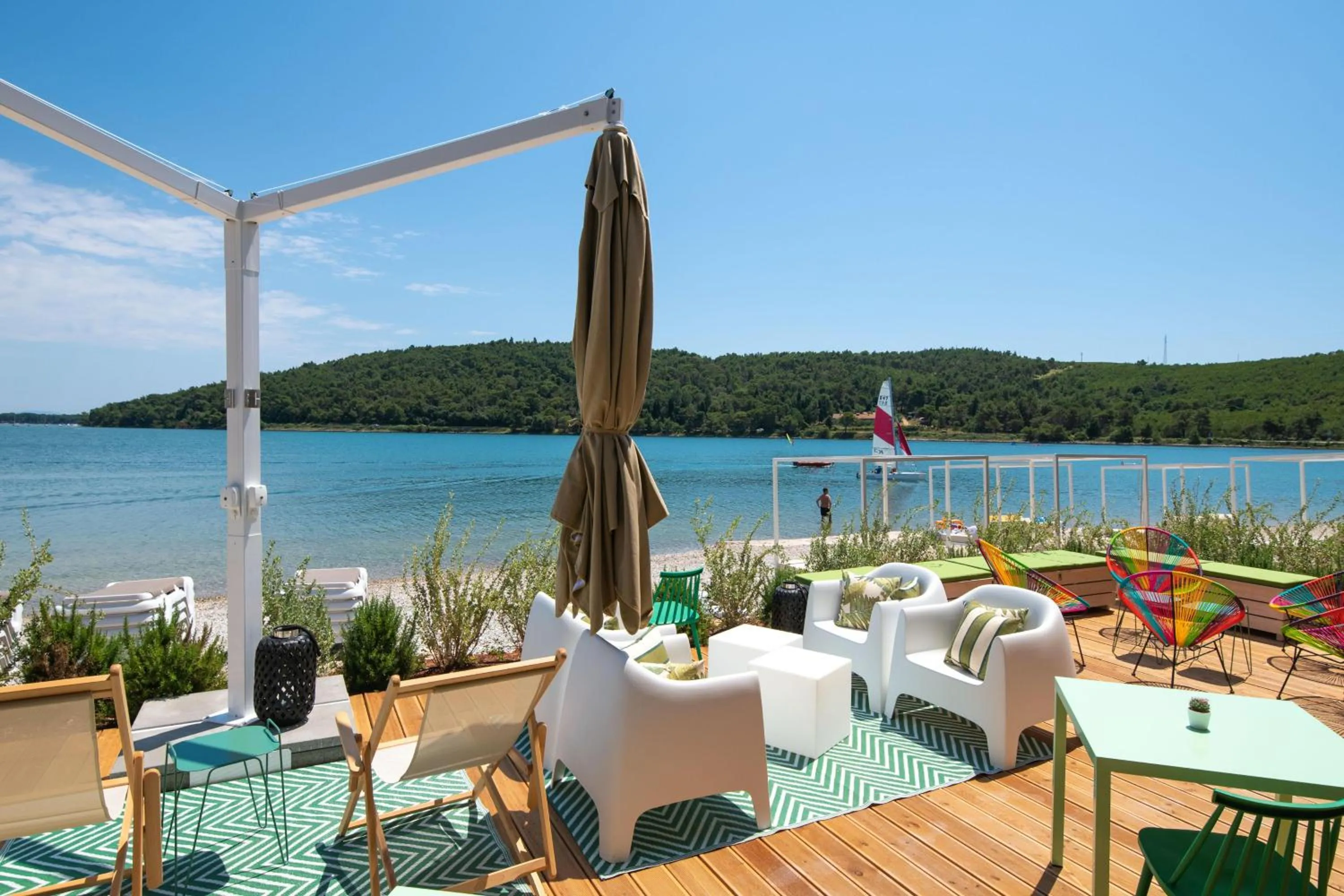 Restaurant/places to eat in Arena One 99 Glamping