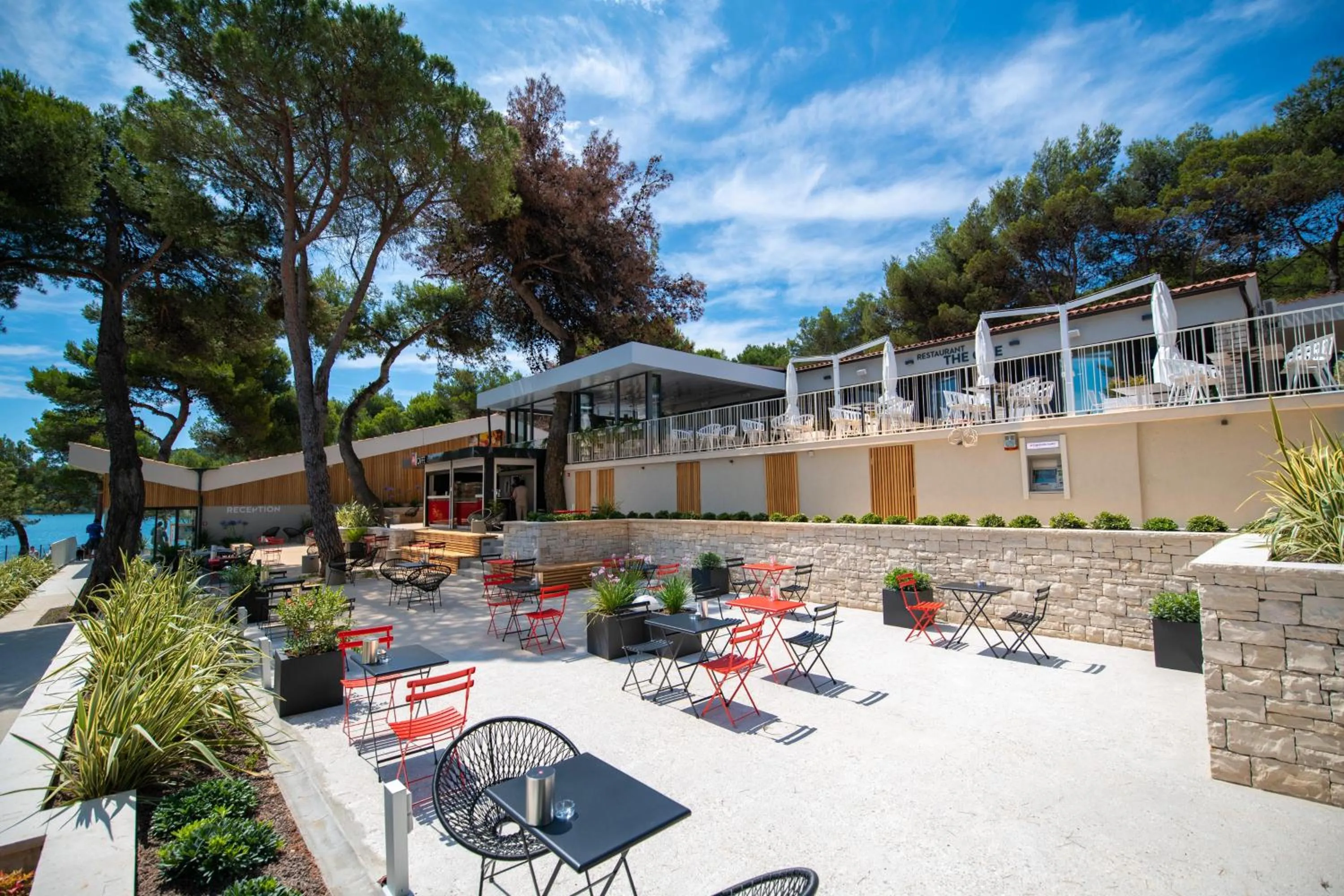 Lounge or bar in Arena One 99 Glamping