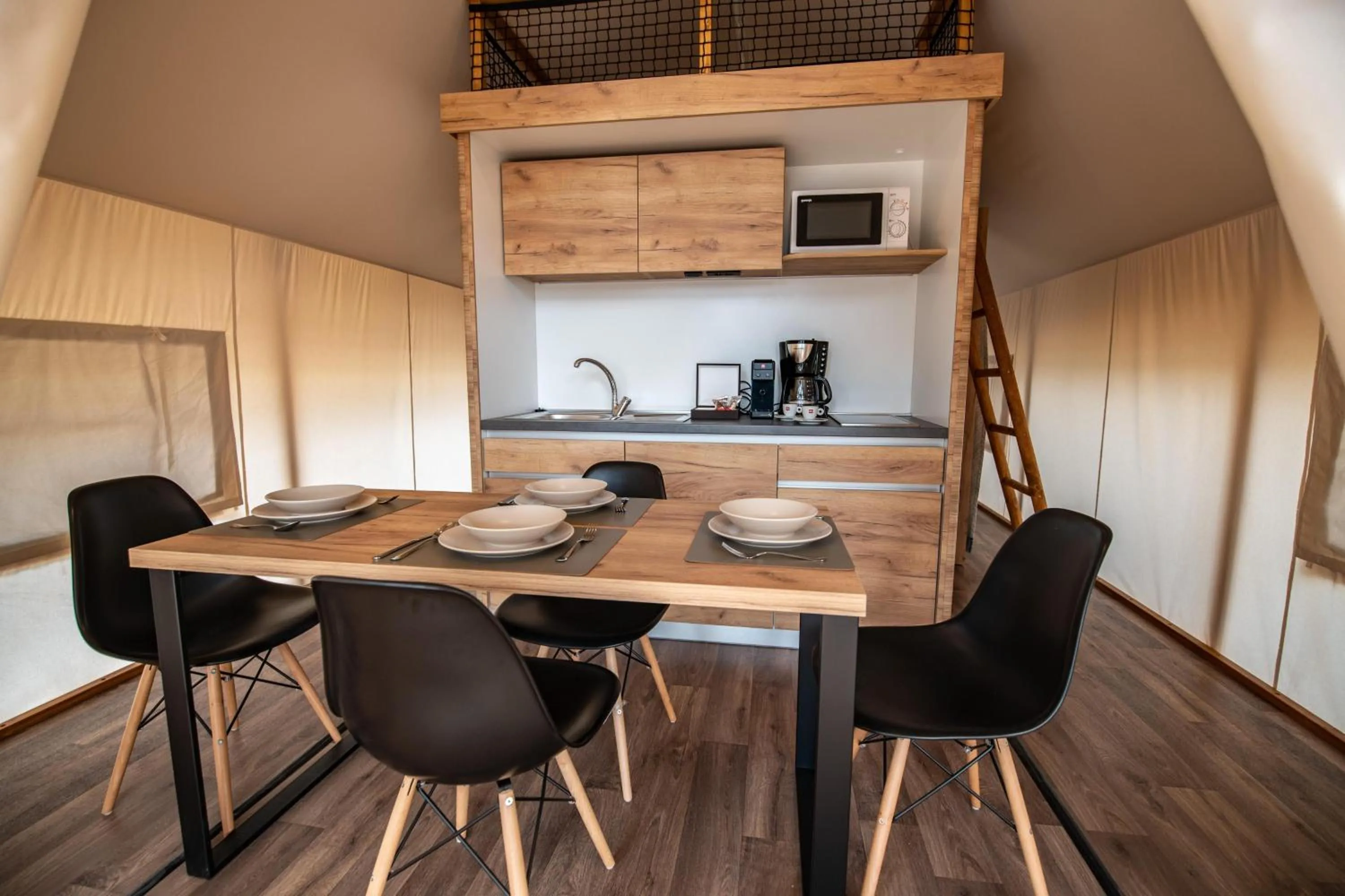 Kitchen or kitchenette in Arena One 99 Glamping