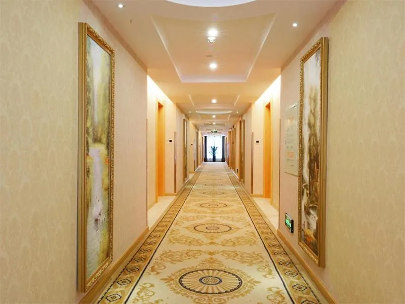 Vienna Hotel Hunan Yongzhou Lengshuitan District Government Square