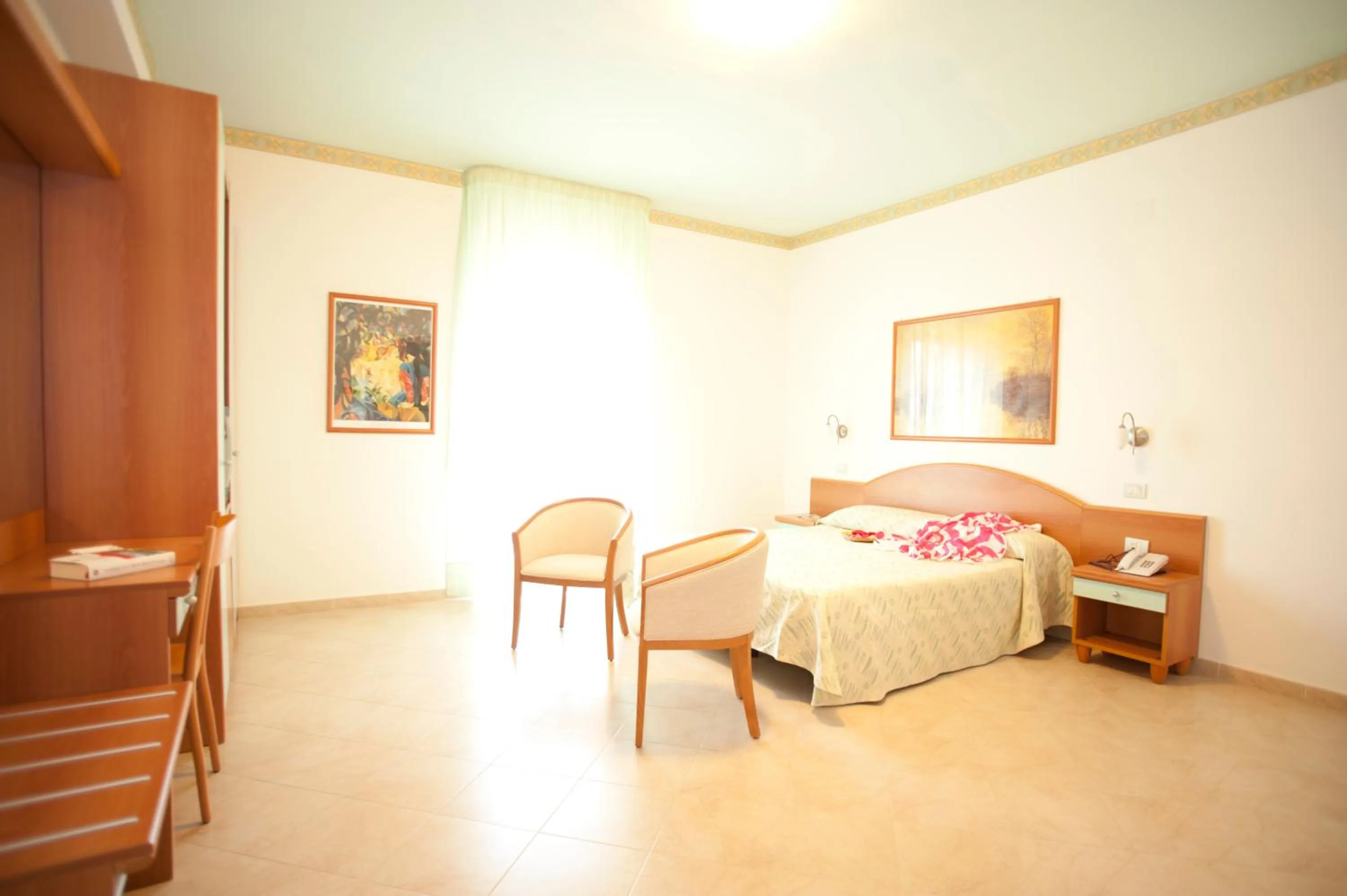 Photo of the whole room, Bed in Oasiclub Hotel