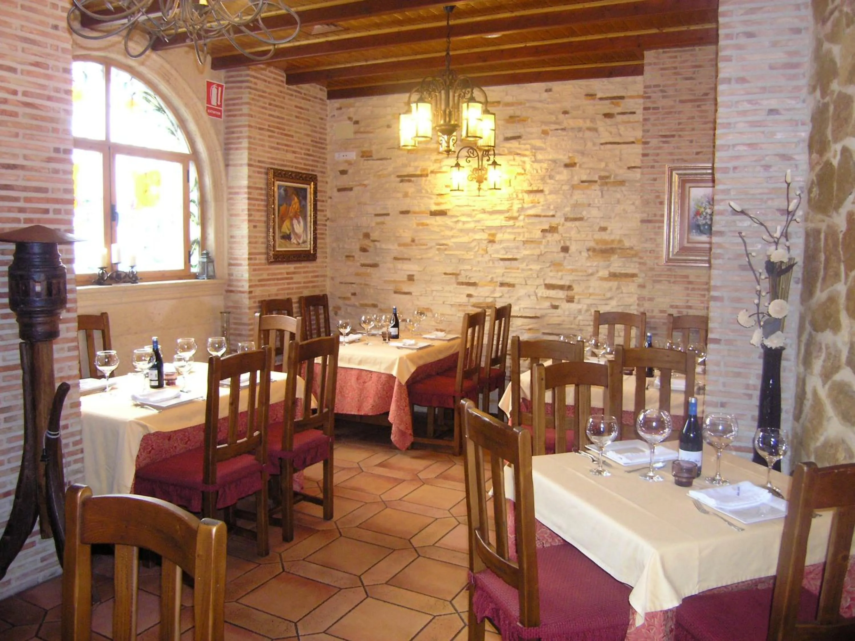 Restaurant/places to eat in Hotel Doña Isabel