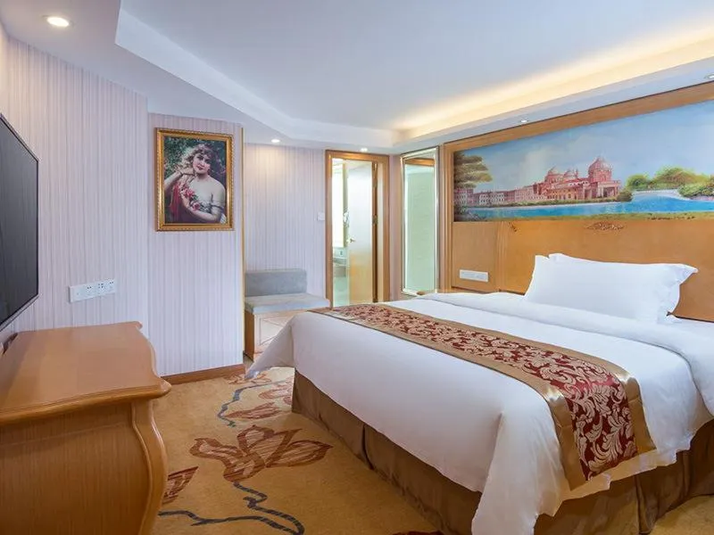 Bed in Vienna International Hotel Guangdong Foshan Shunde Ronggui
