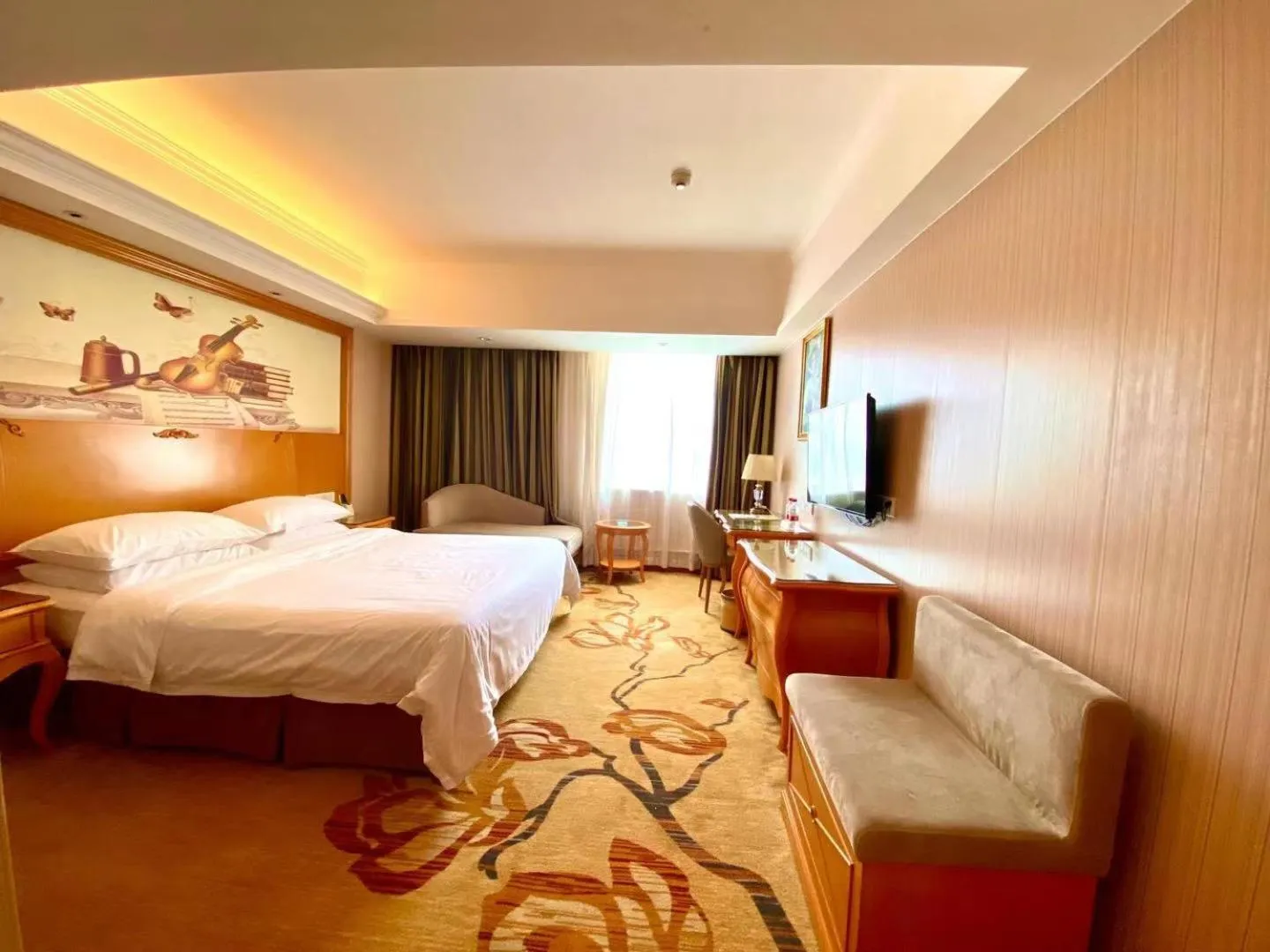 Bed in Vienna International Hotel Guangdong Foshan Shunde Ronggui