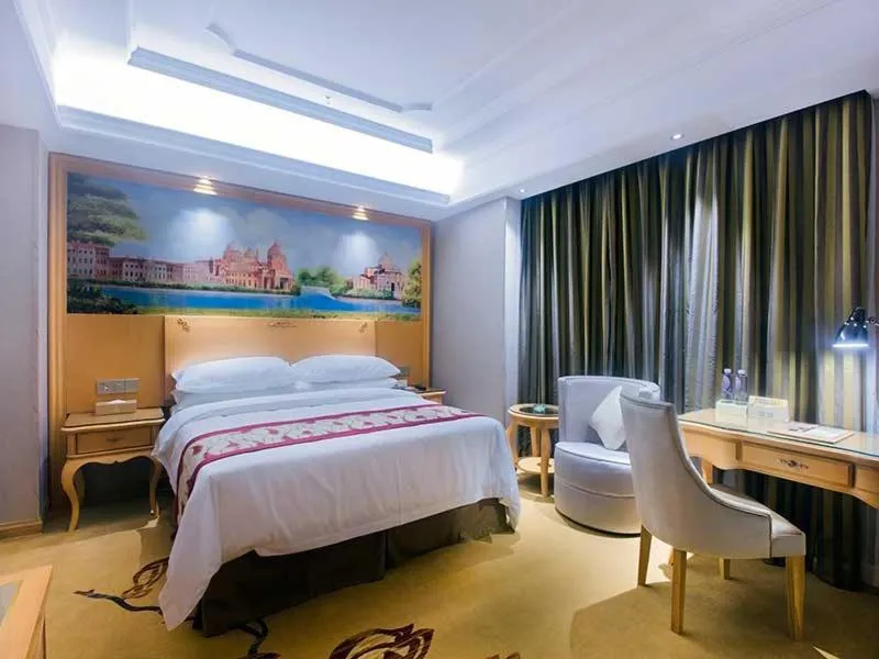 Bed in Vienna International Hotel Haikou West Bus Station