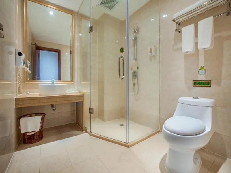 Shower in Vienna International Hotel Jieyang Jieyanglou