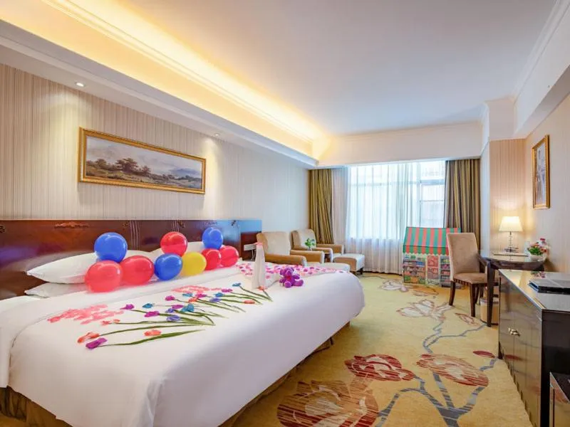 Bed in Vienna Hotel Baoan Liutang