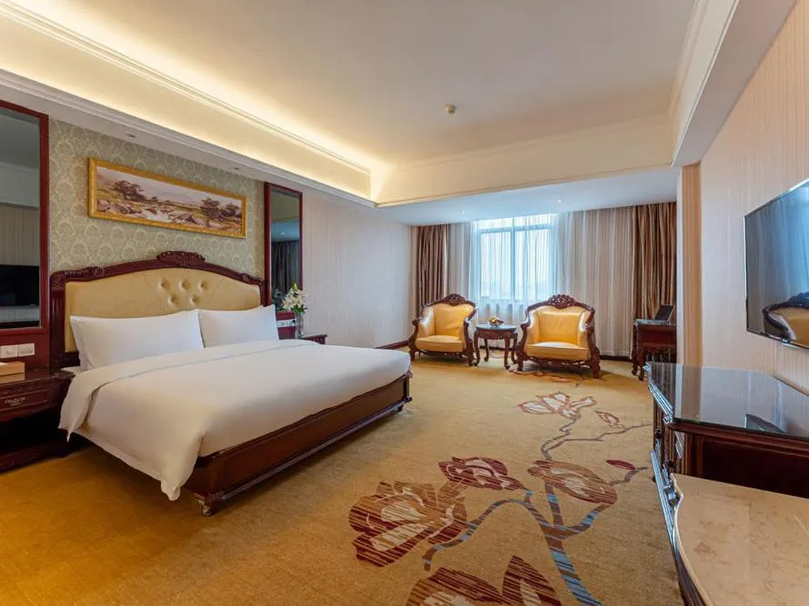 Bed in Vienna Hotel Jingxi Zhongshan Park