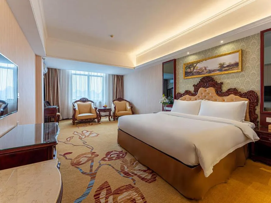 Bed in Vienna Hotel Jingxi Zhongshan Park