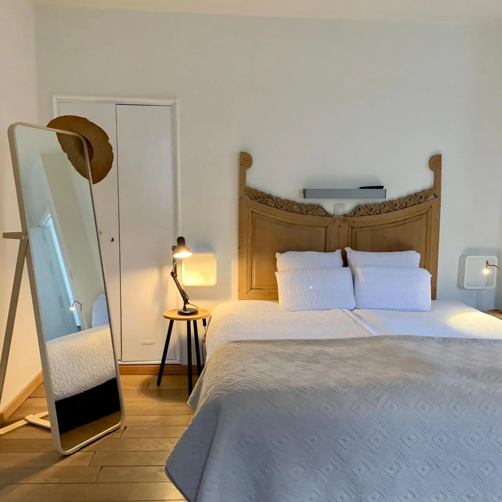 Bed in Hotel Au Nom De Dieu