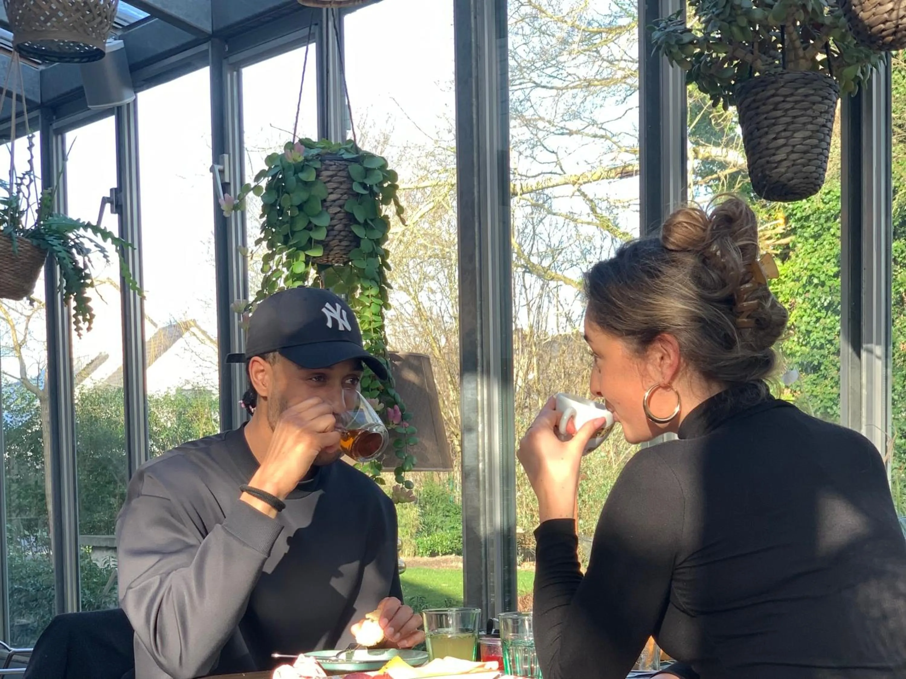 Hotel Au Nom De Dieu