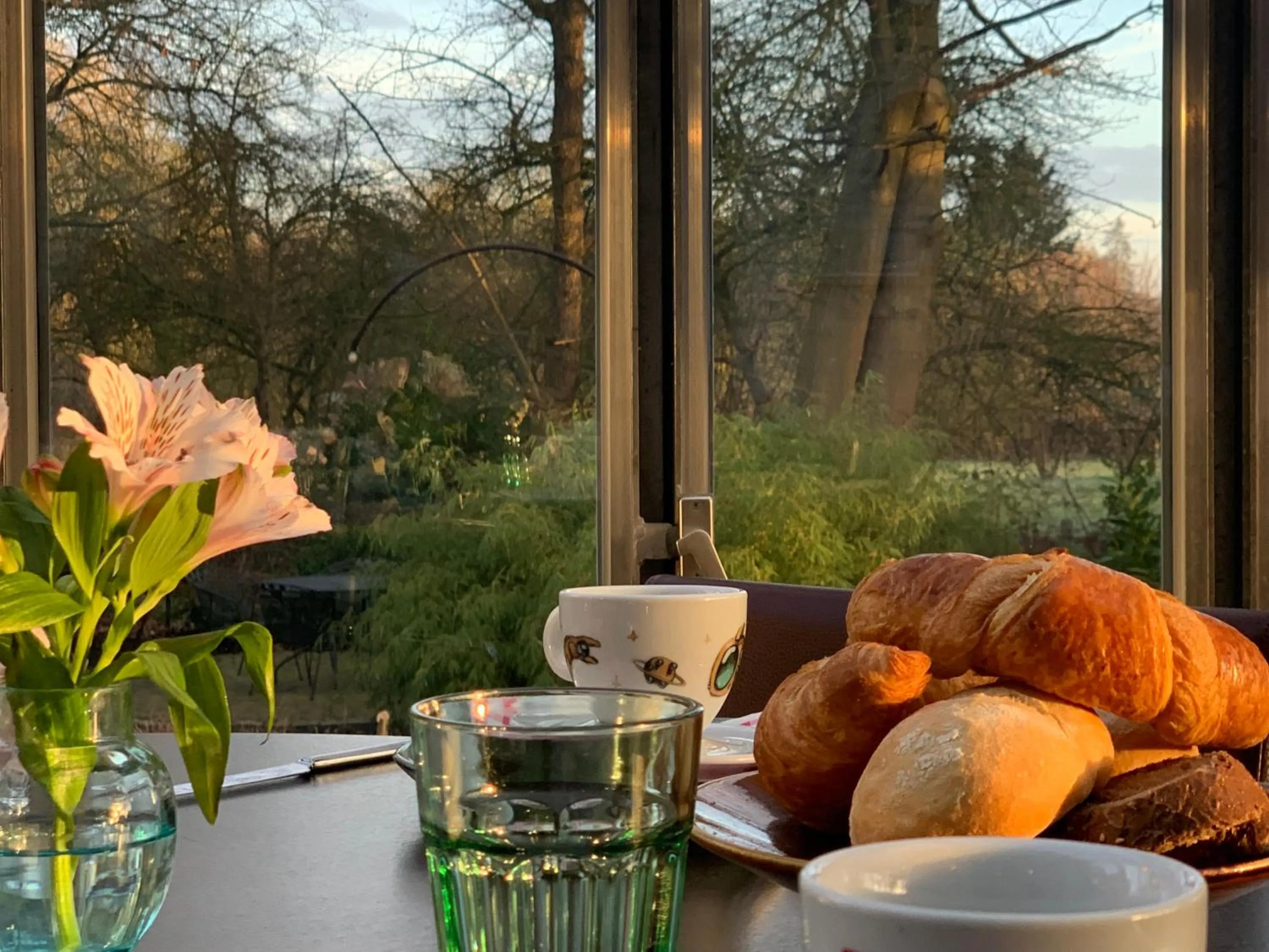 Hotel Au Nom De Dieu