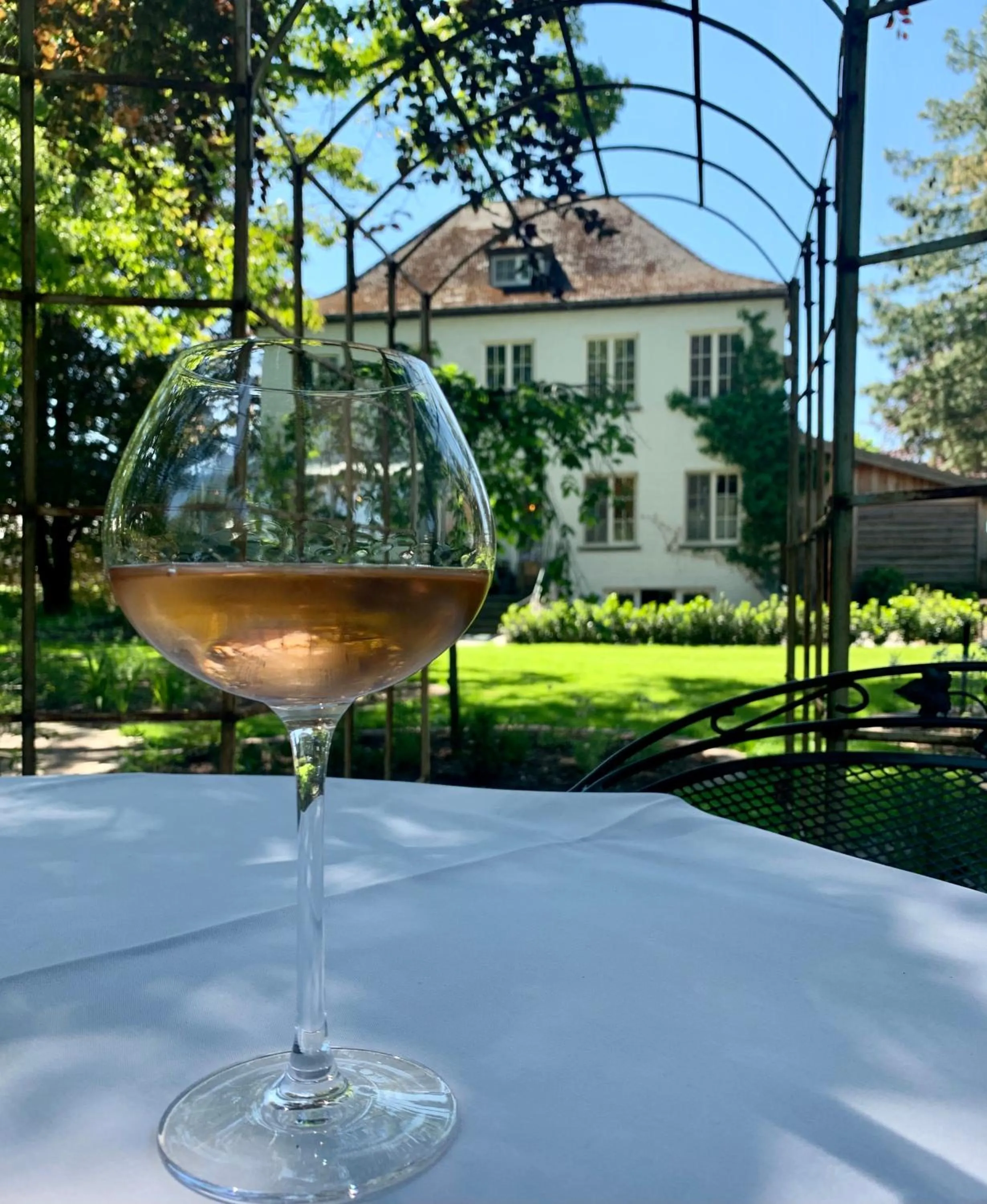 Garden in Hotel Au Nom De Dieu